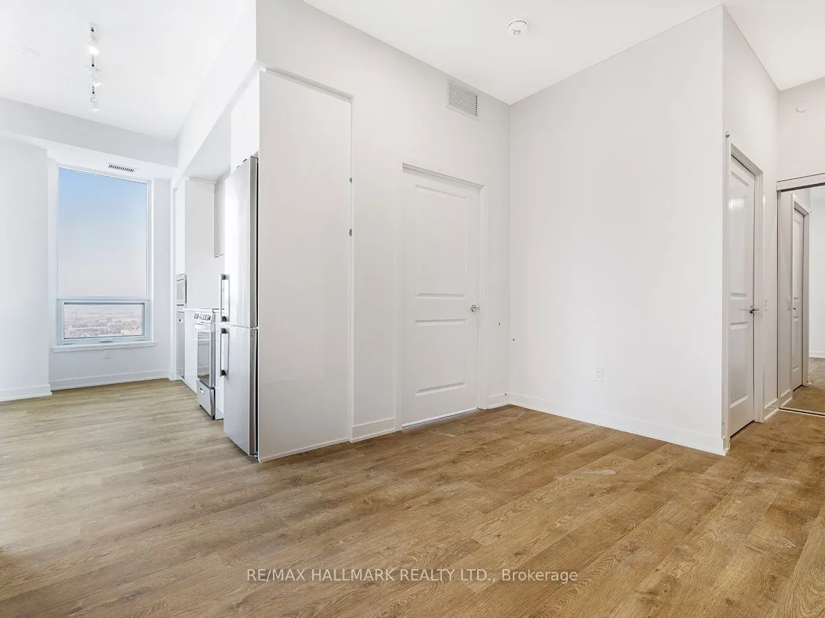 30 Upper Mall Way, #2505