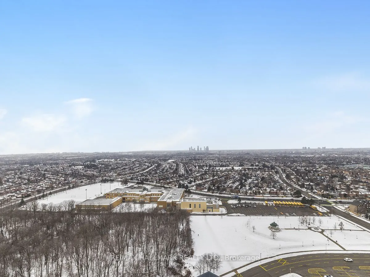 30 Upper Mall Way, #2505