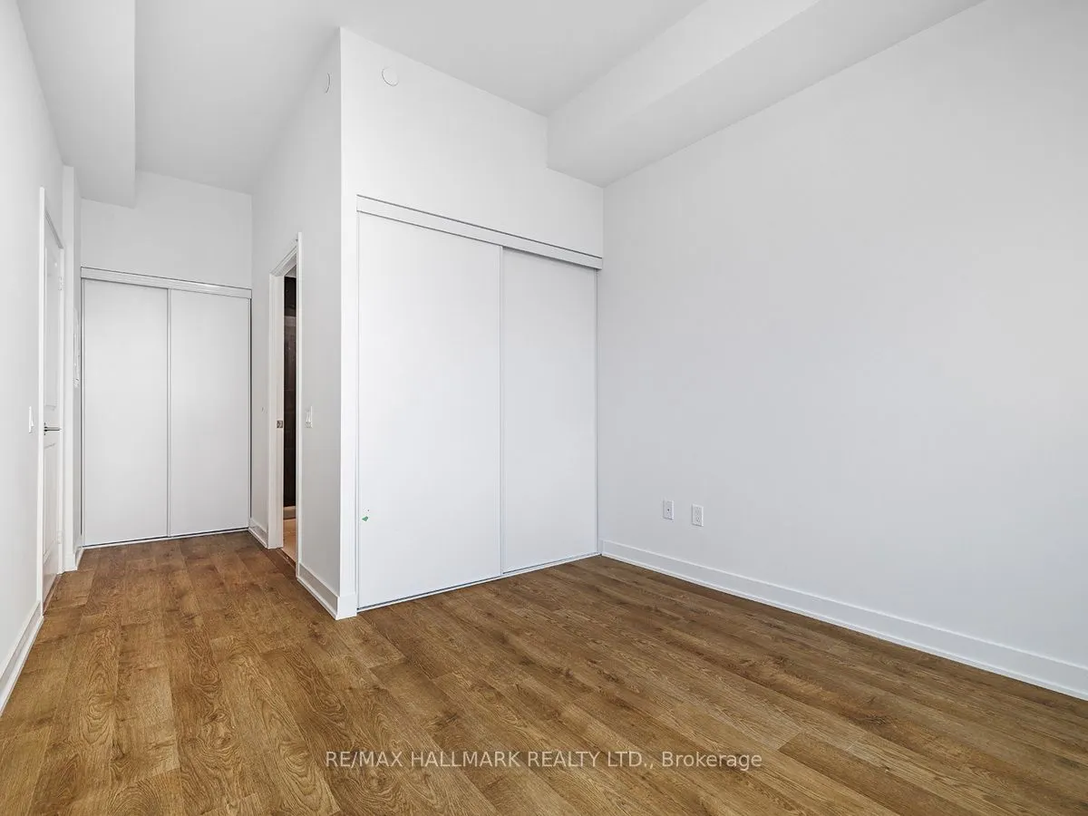 30 Upper Mall Way, #2505