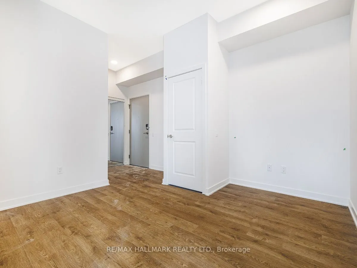 30 Upper Mall Way, #2505