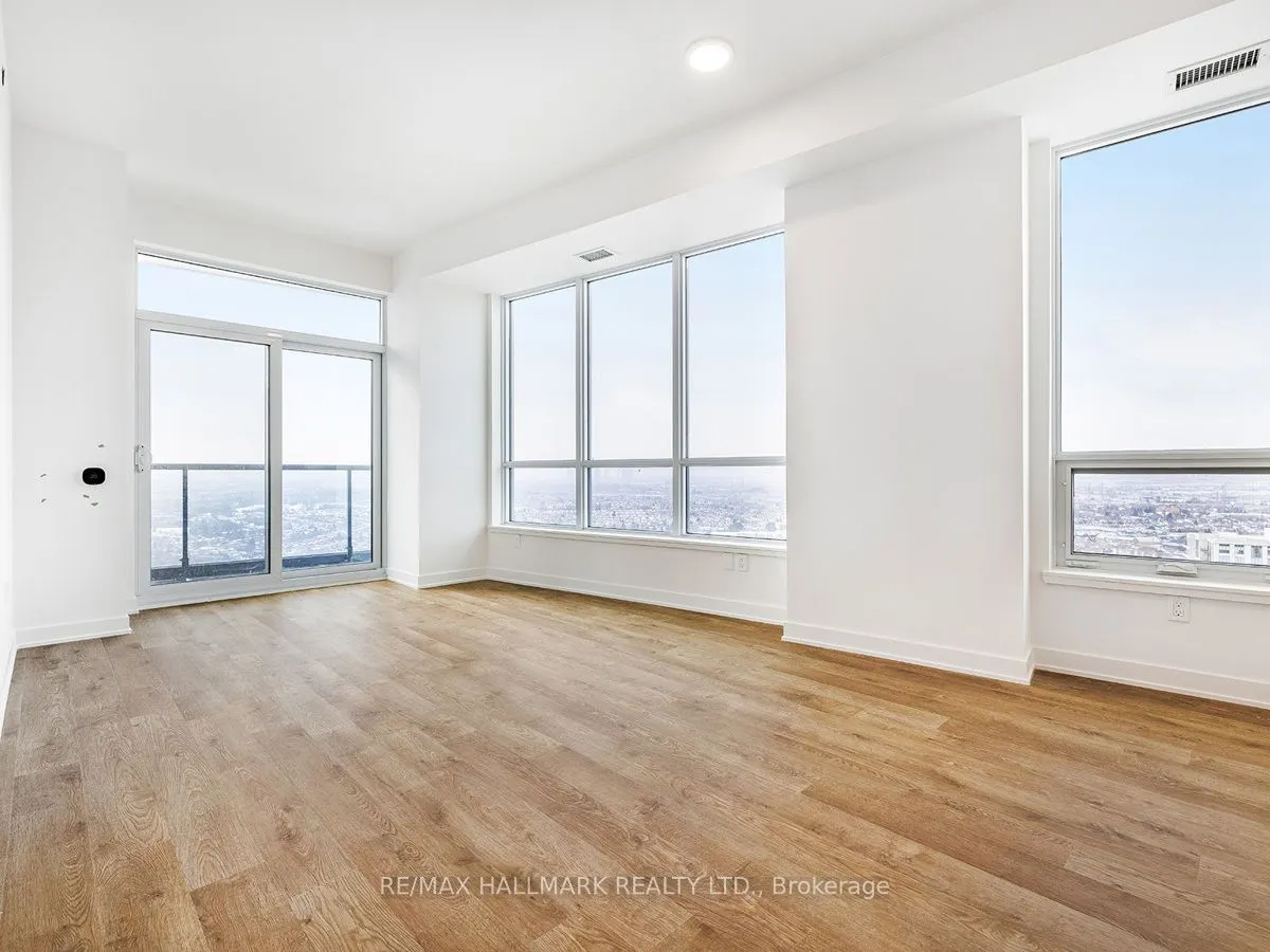30 Upper Mall Way, #2505