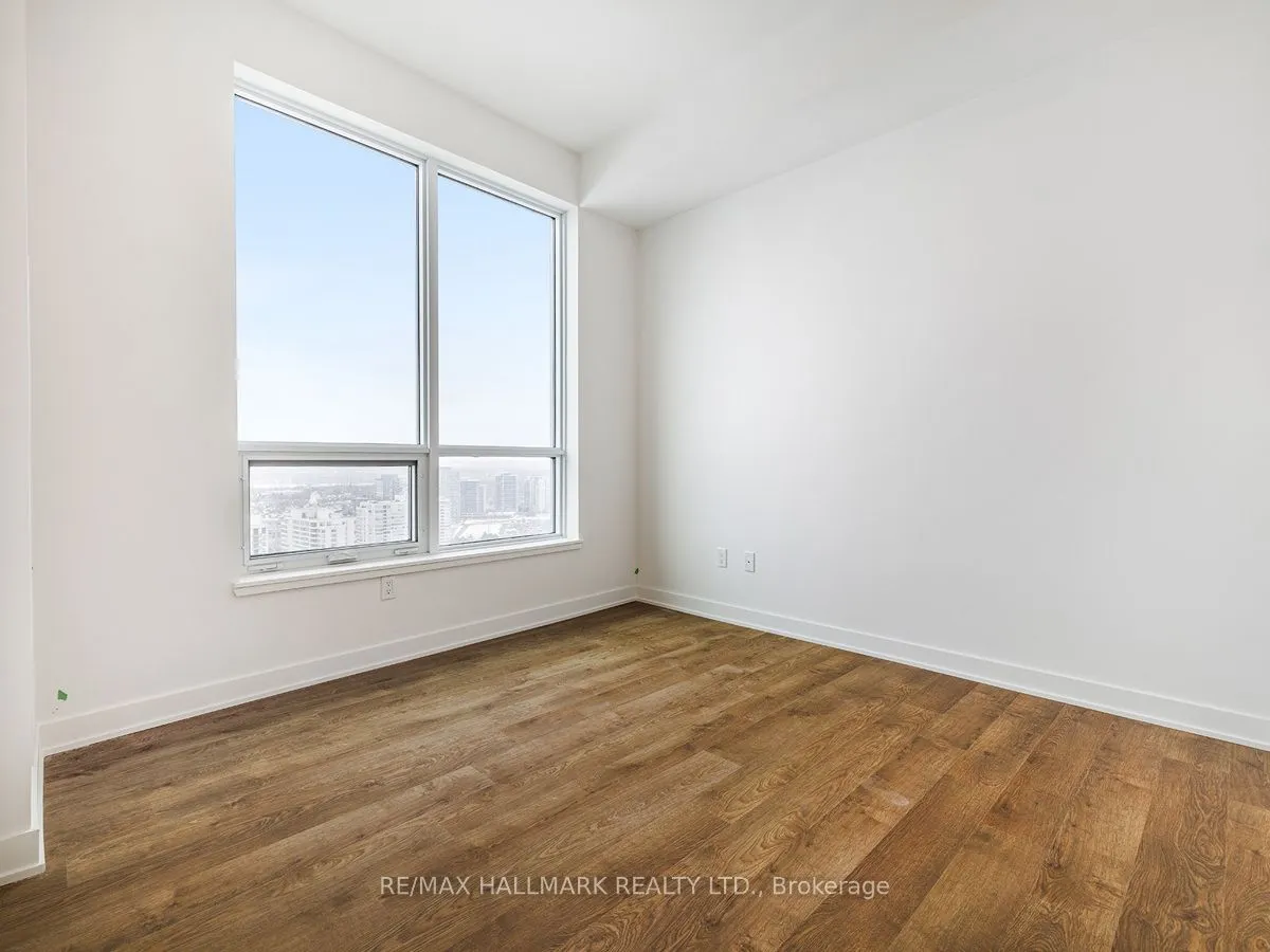 30 Upper Mall Way, #2505
