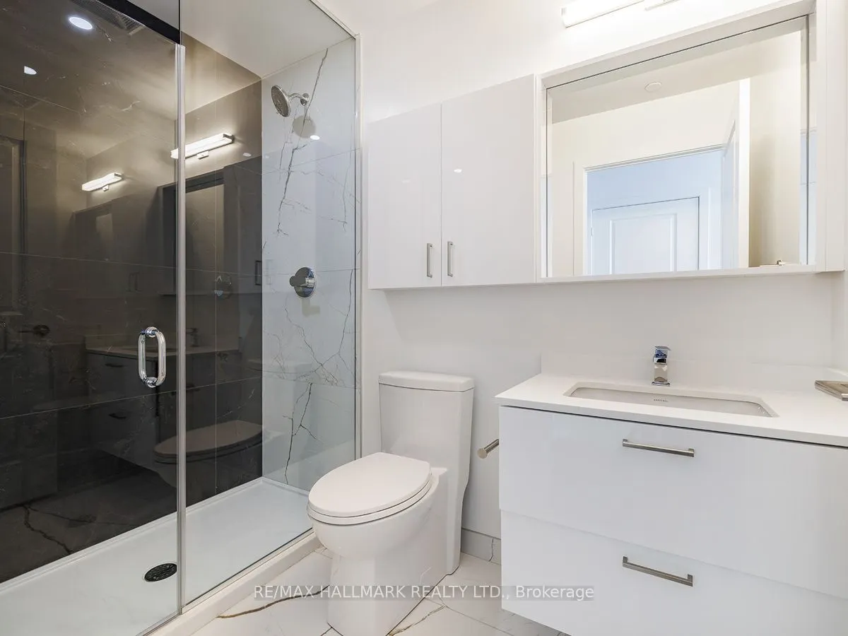 30 Upper Mall Way, #2505