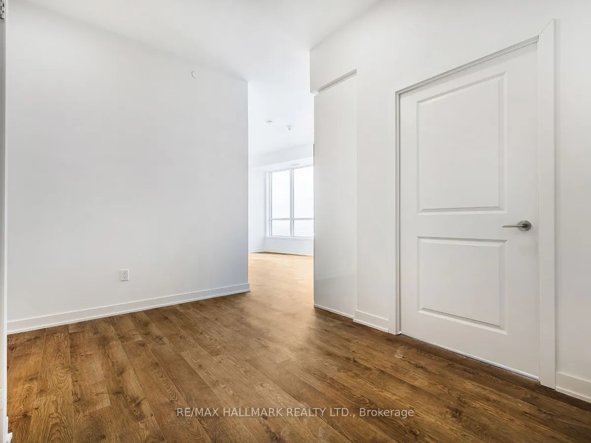 30 Upper Mall Way, #2505