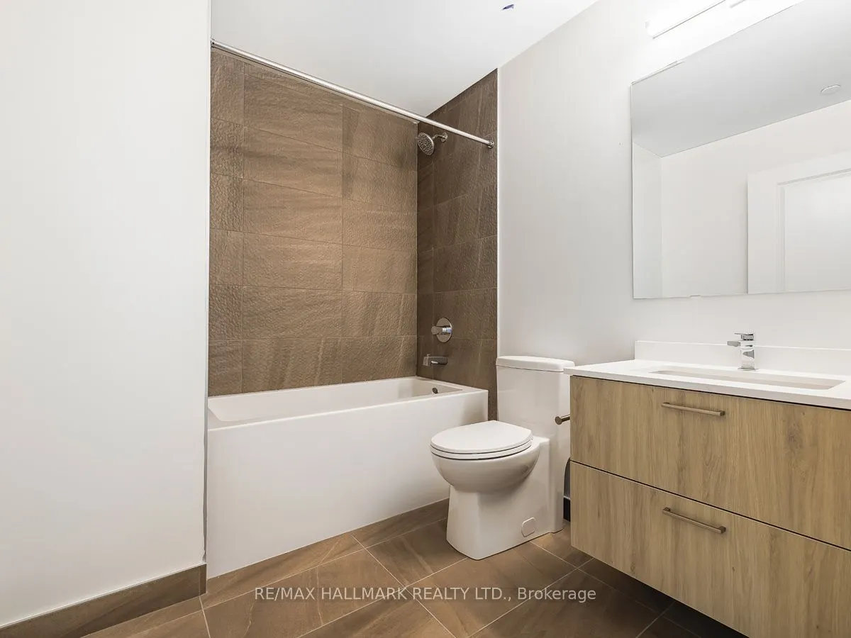 30 Upper Mall Way, #2505
