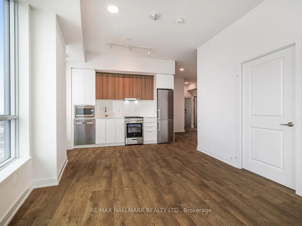 30 Upper Mall Way, #2505