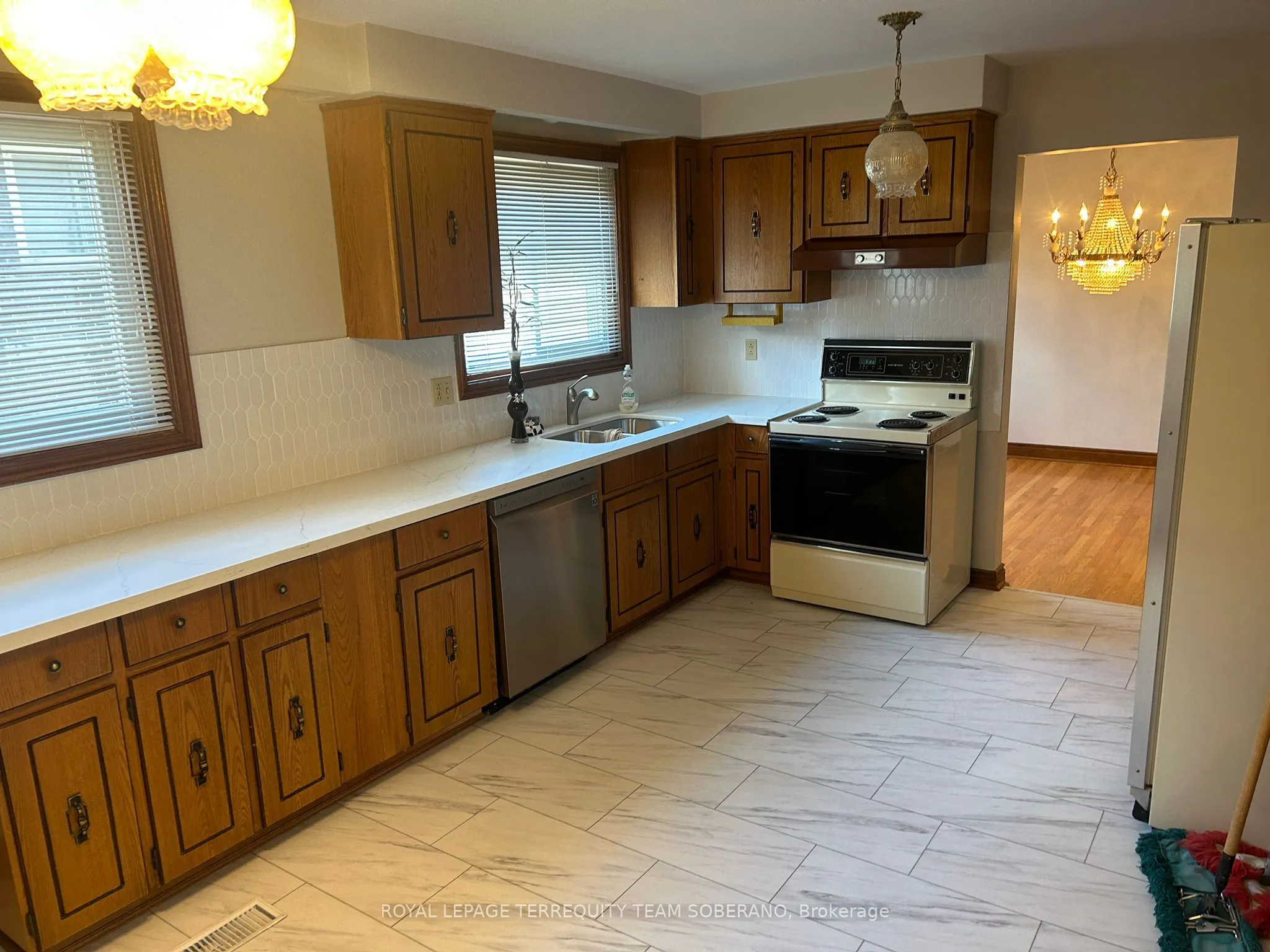 10 Moonstone Place, #Upper