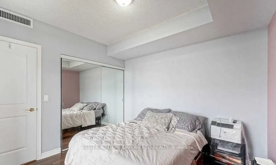 9225 Jane Street, #901