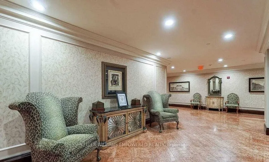9225 Jane Street, #901
