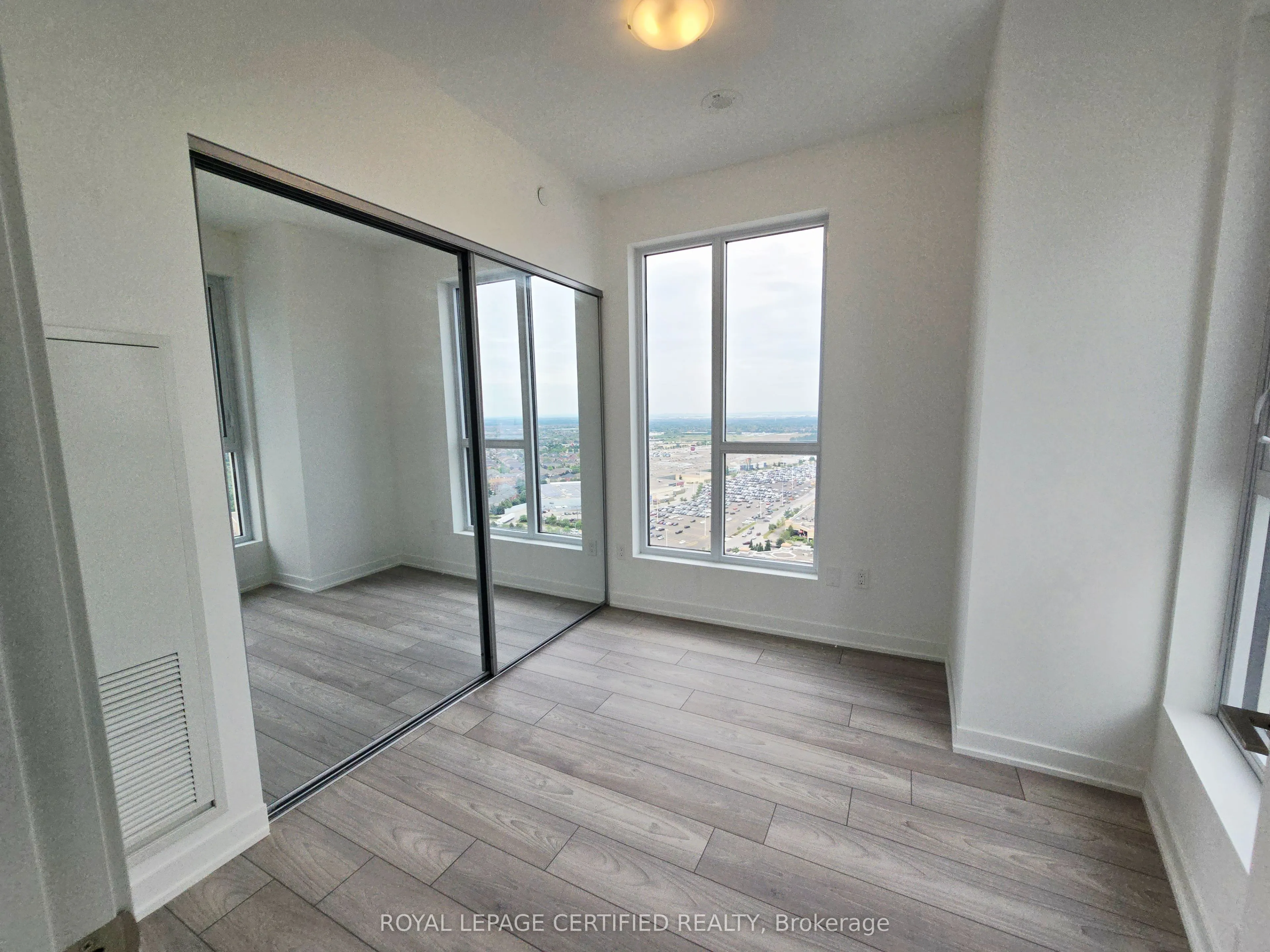 10 Abeja Street, #2609