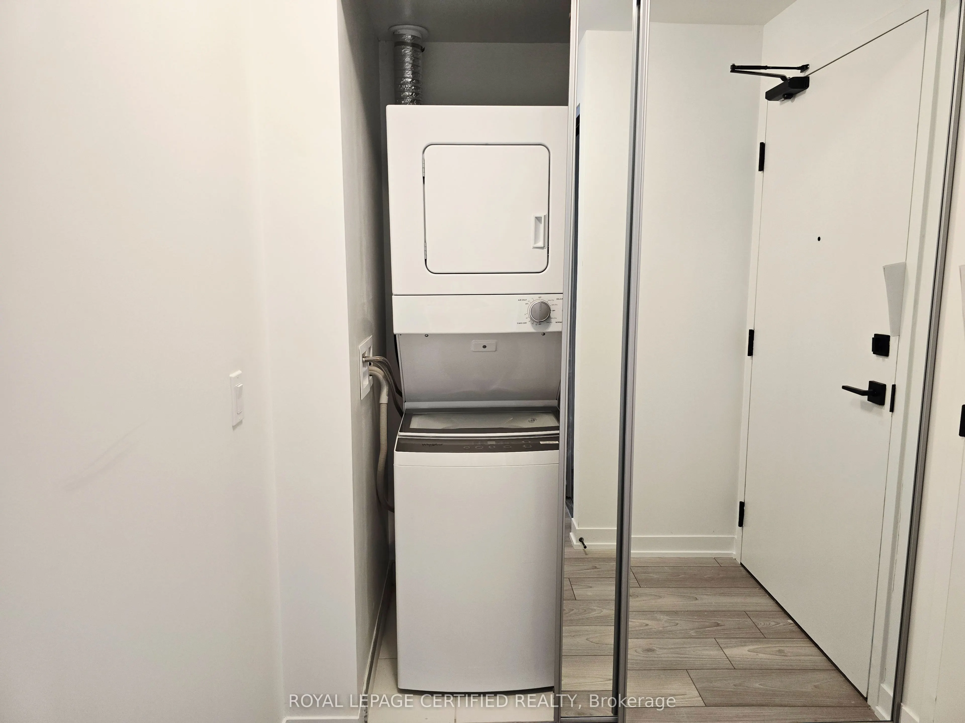 10 Abeja Street, #2609