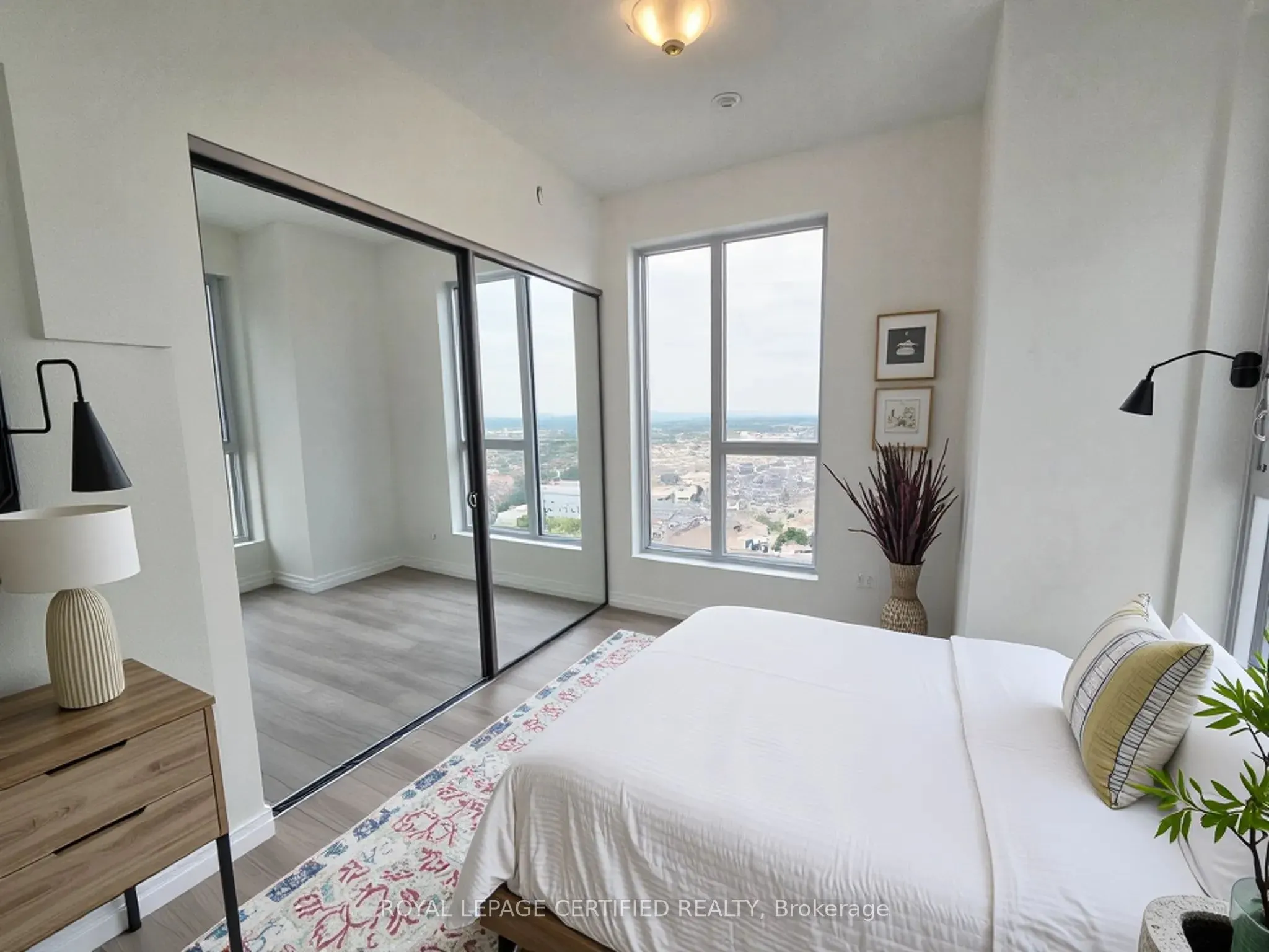 10 Abeja Street, #2609