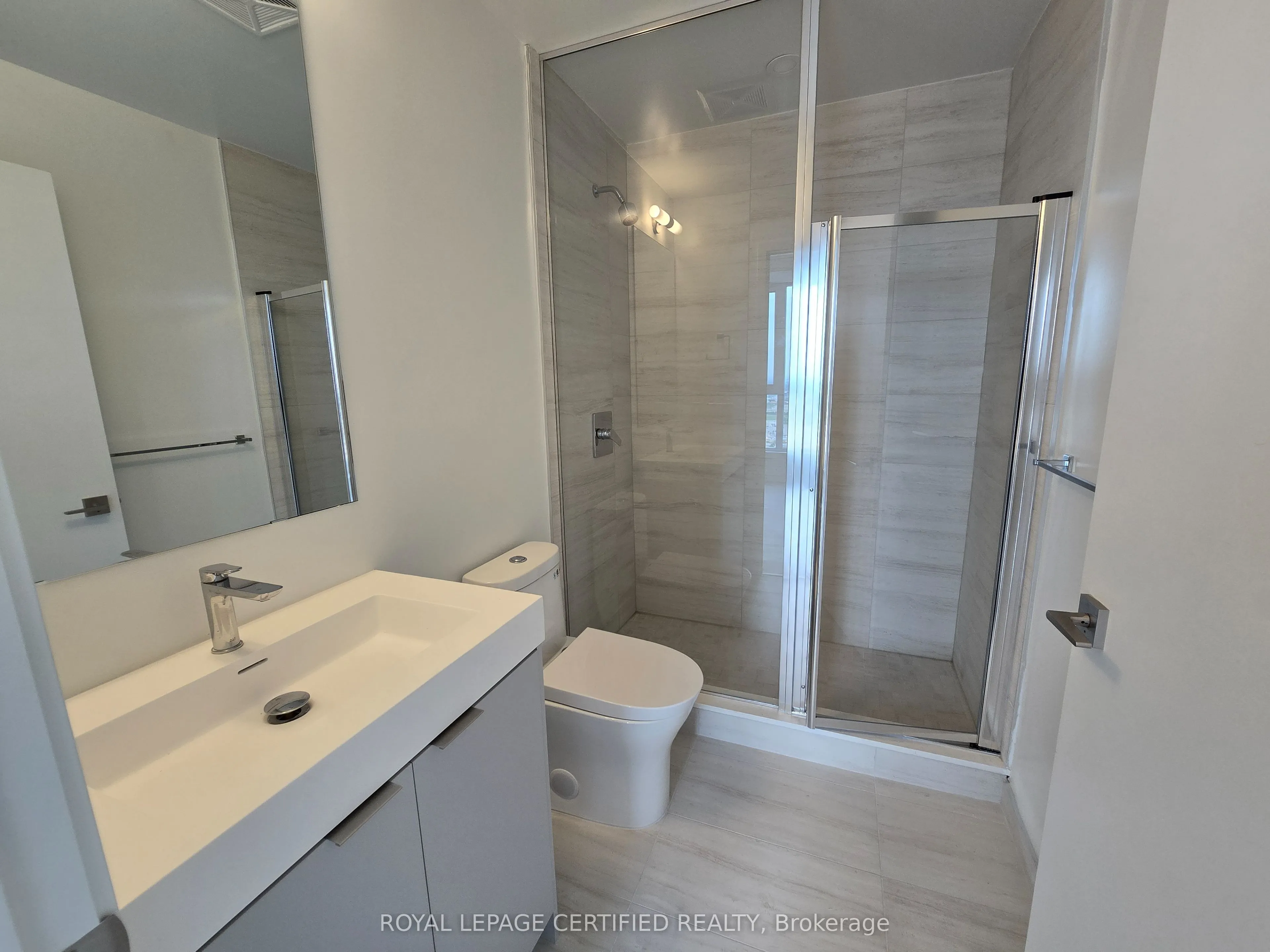 10 Abeja Street, #2609
