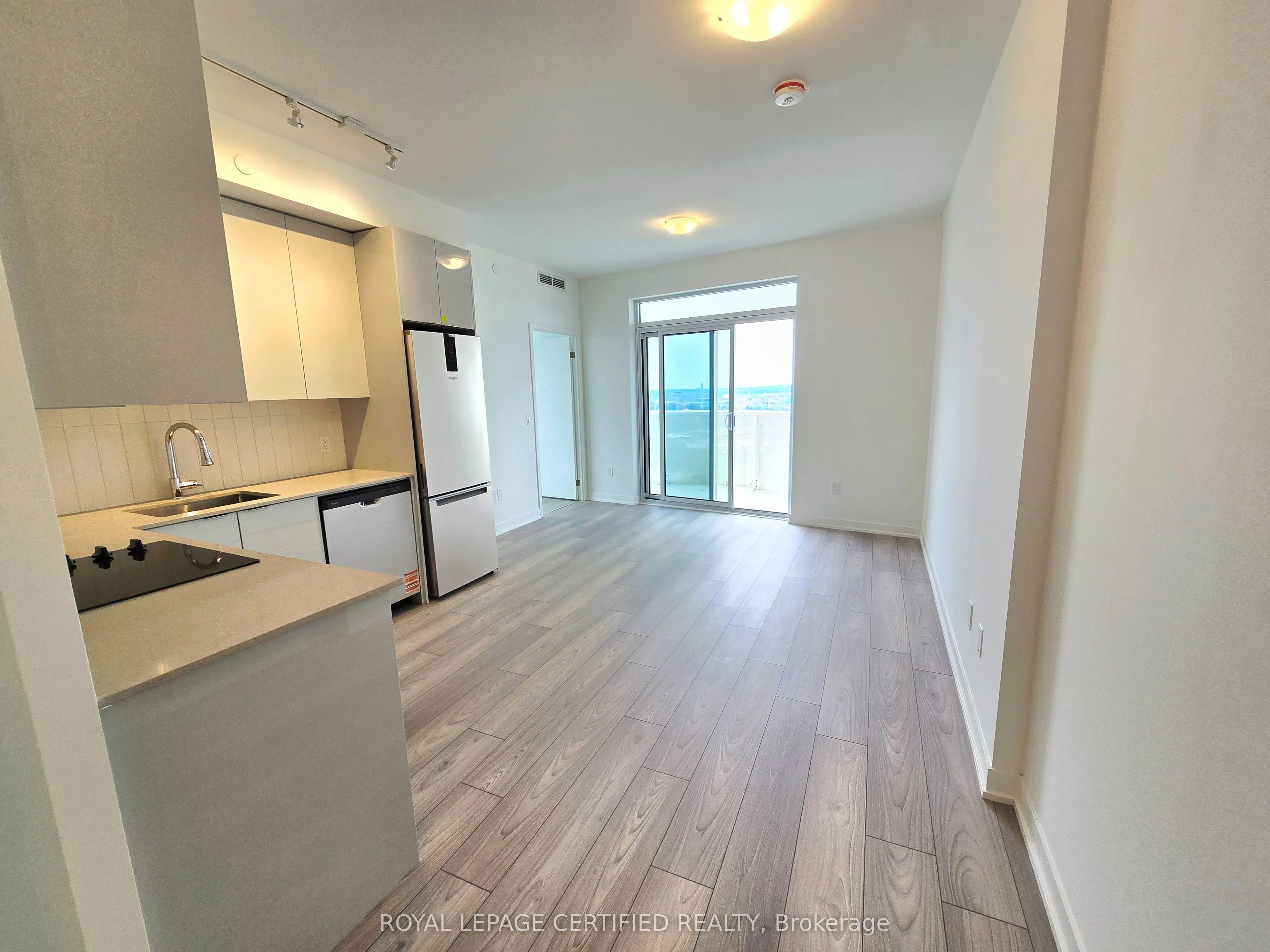 10 Abeja Street, #2609