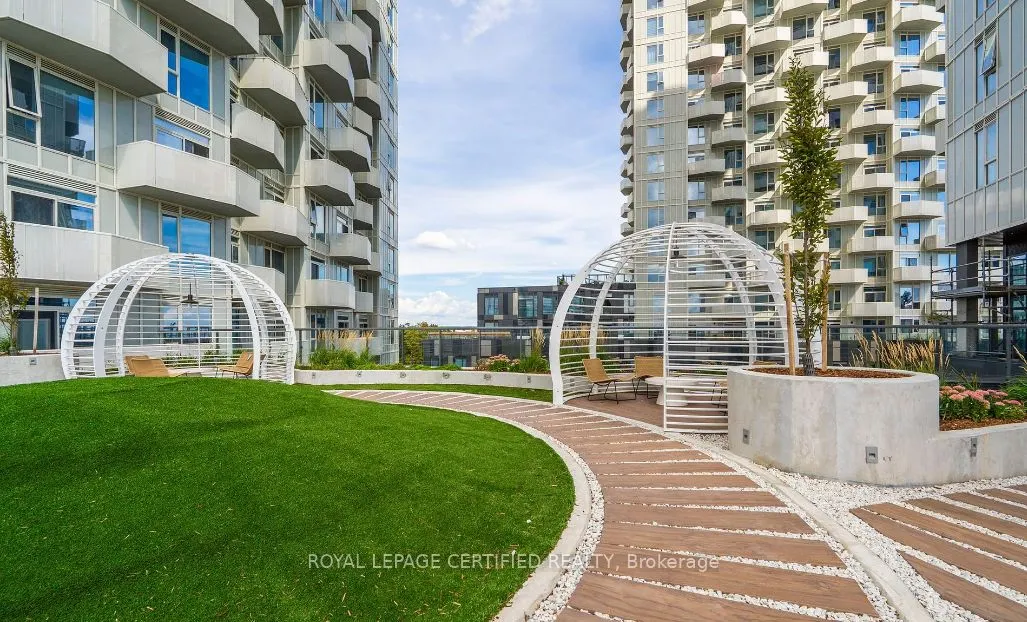 10 Abeja Street, #2609