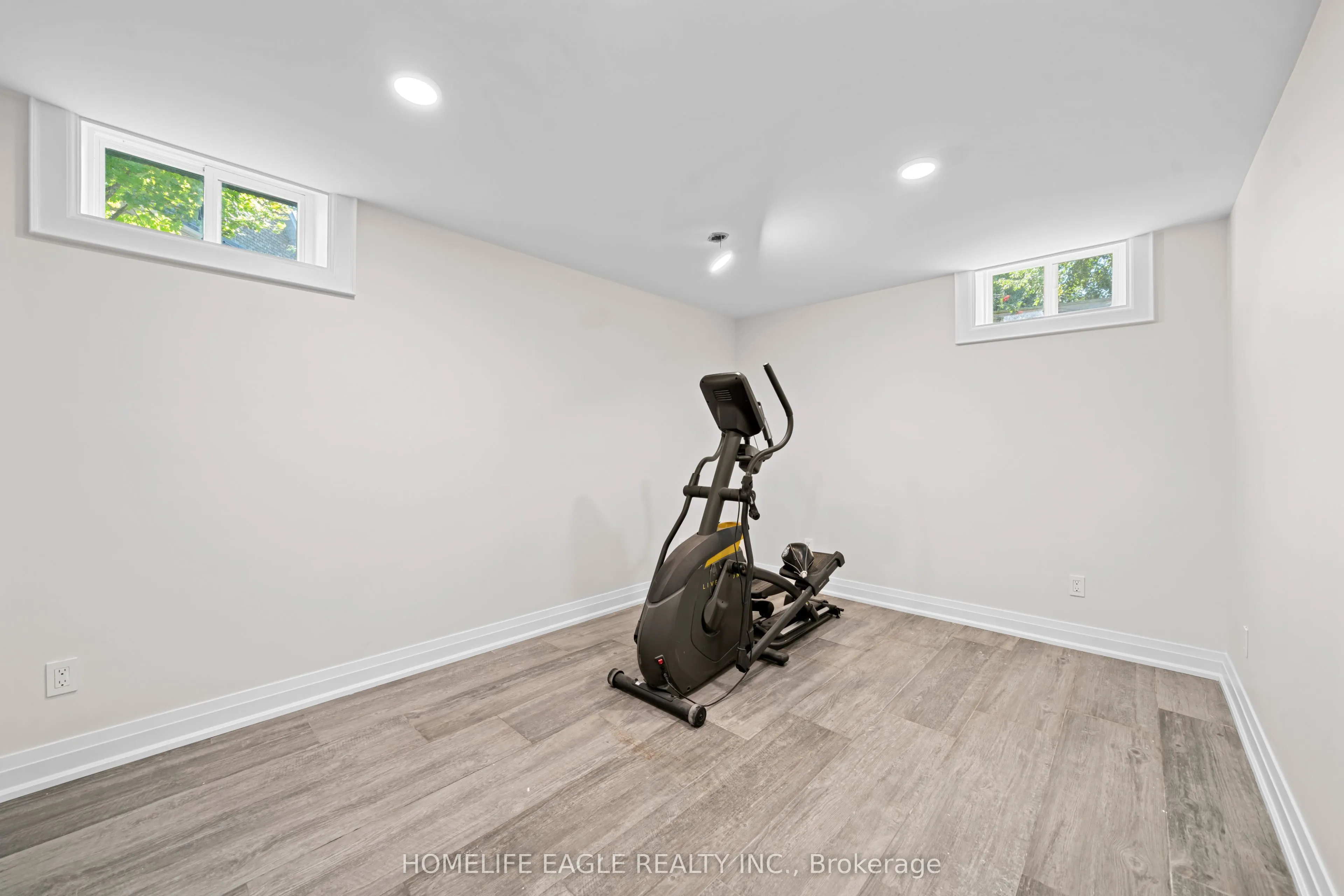31 Modesto Gardens