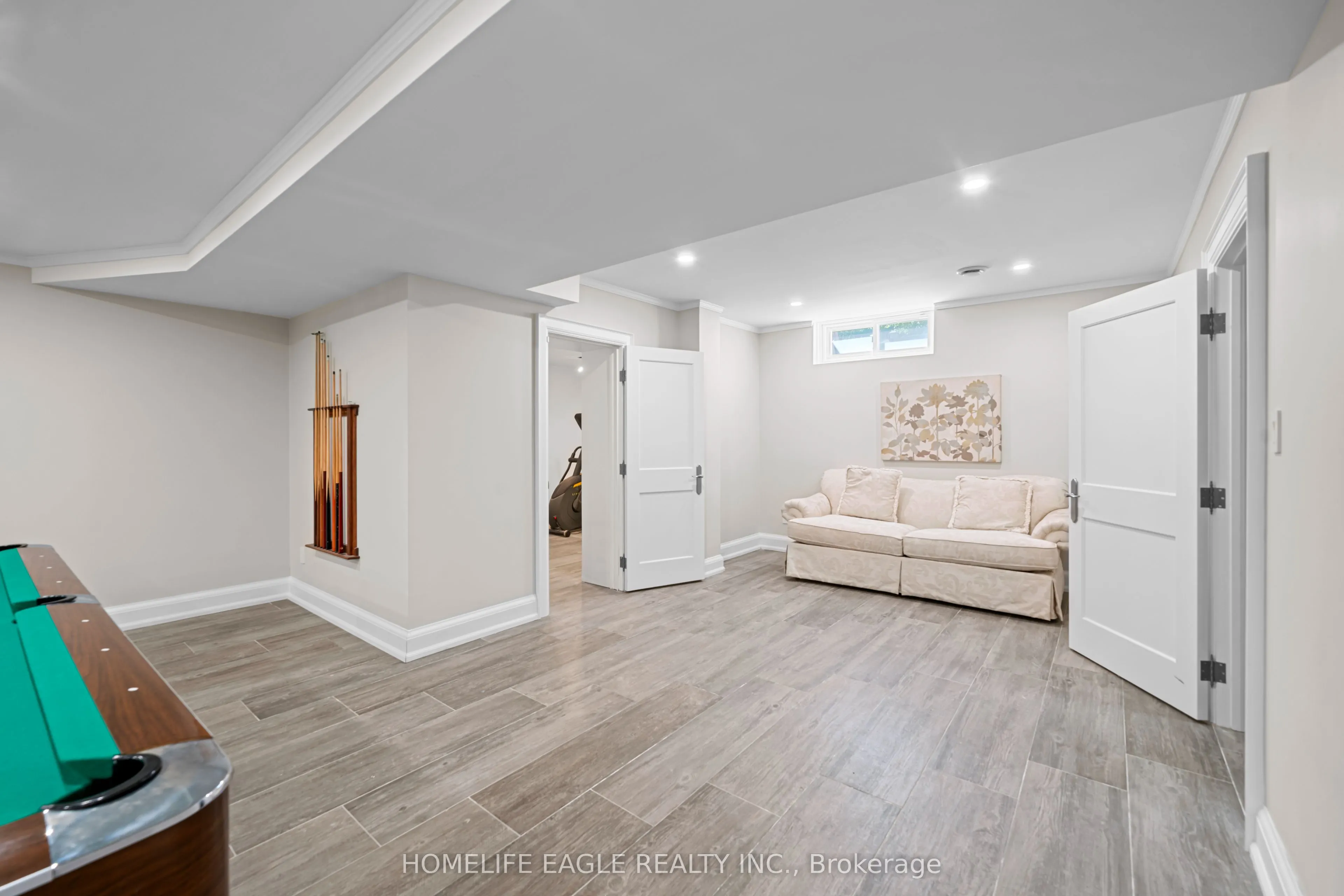31 Modesto Gardens