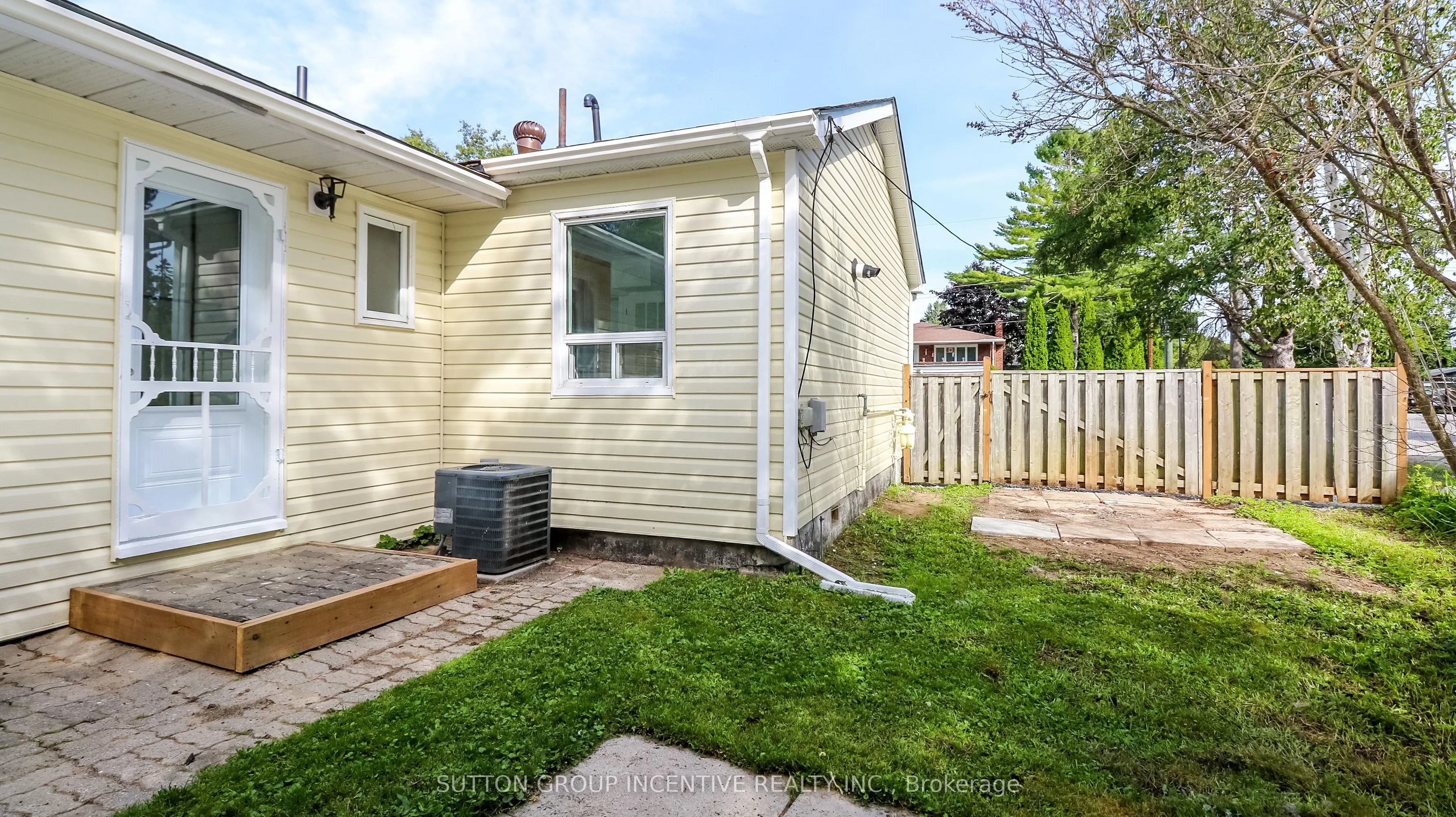 761 William Street