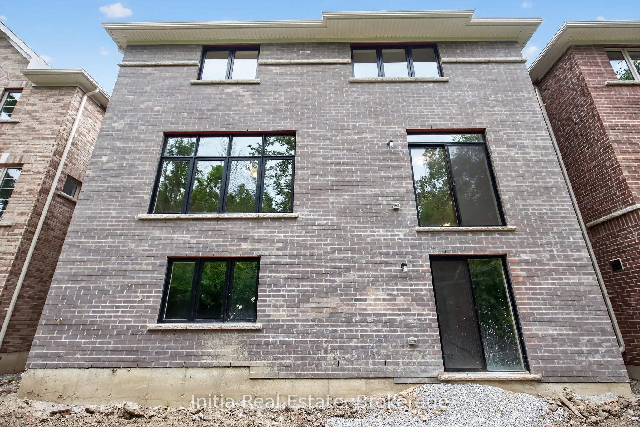1474 Davis Loop Circle