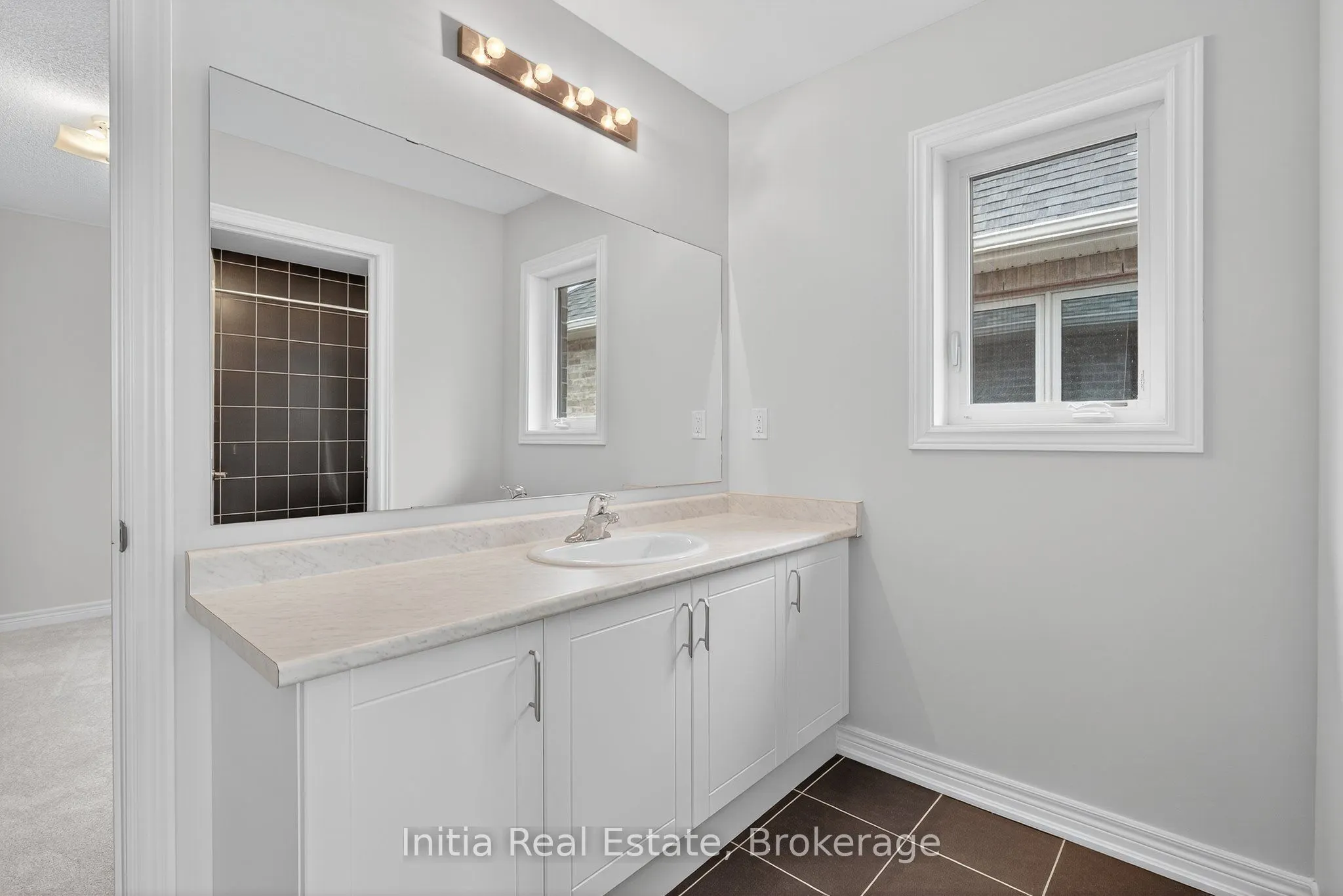 1474 Davis Loop Circle