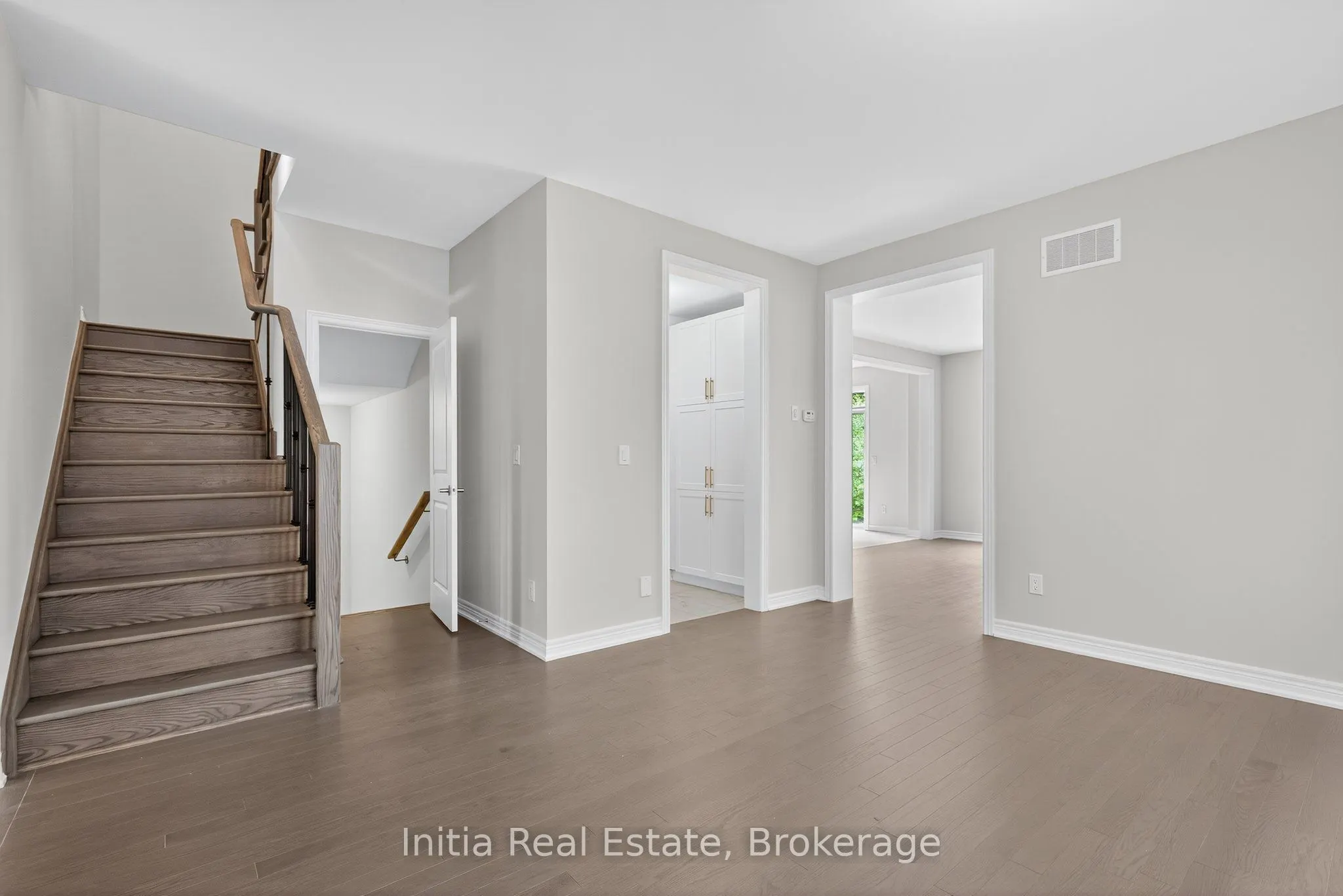1474 Davis Loop Circle
