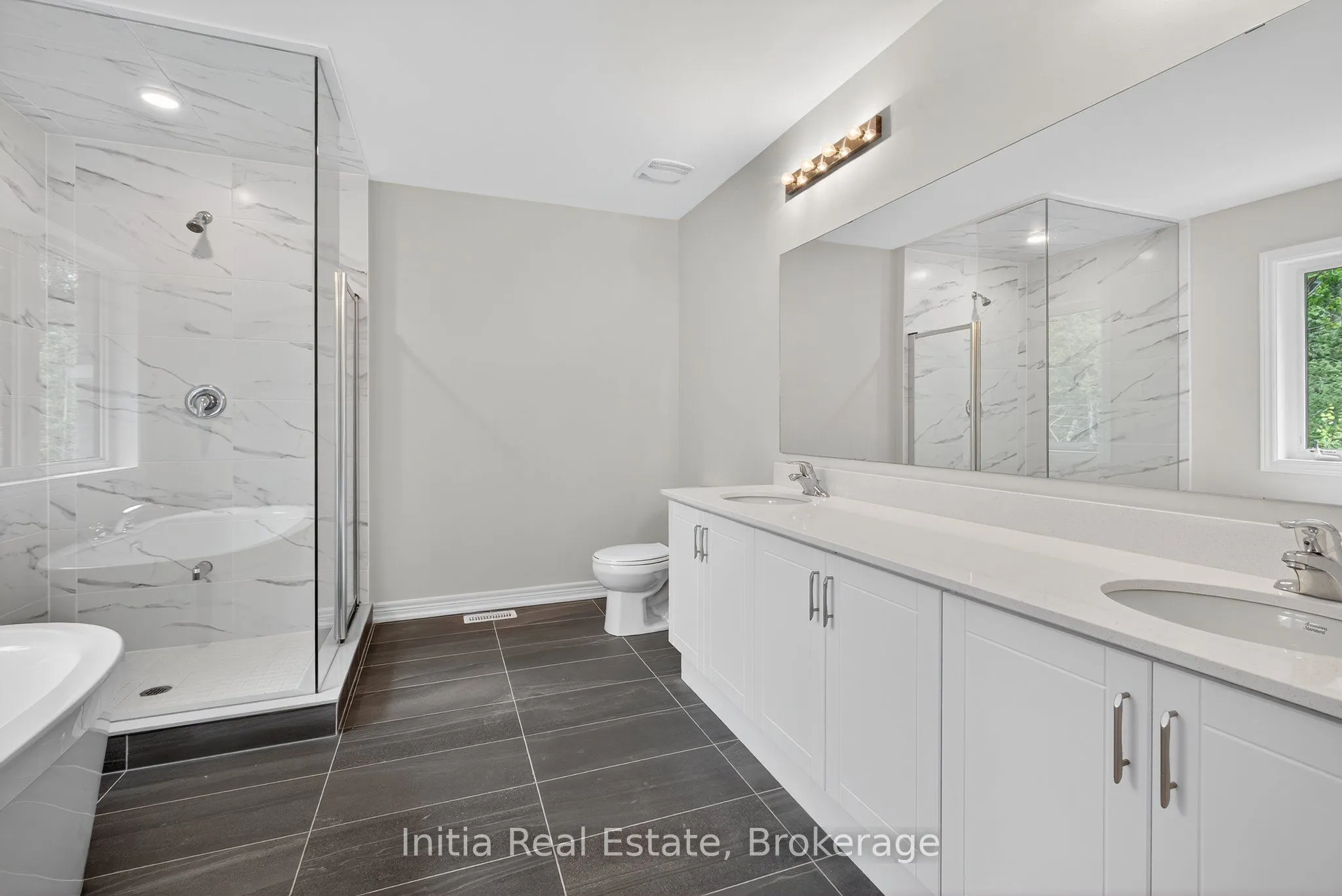 1474 Davis Loop Circle