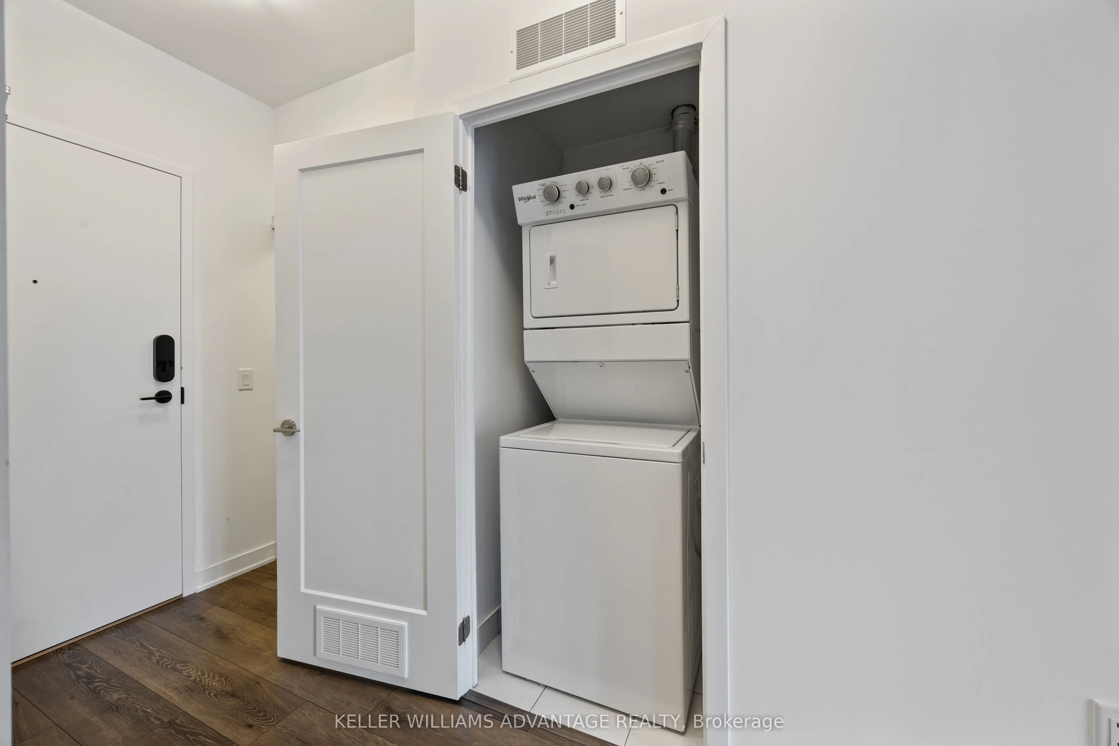 95 Oneida Crescent, #605