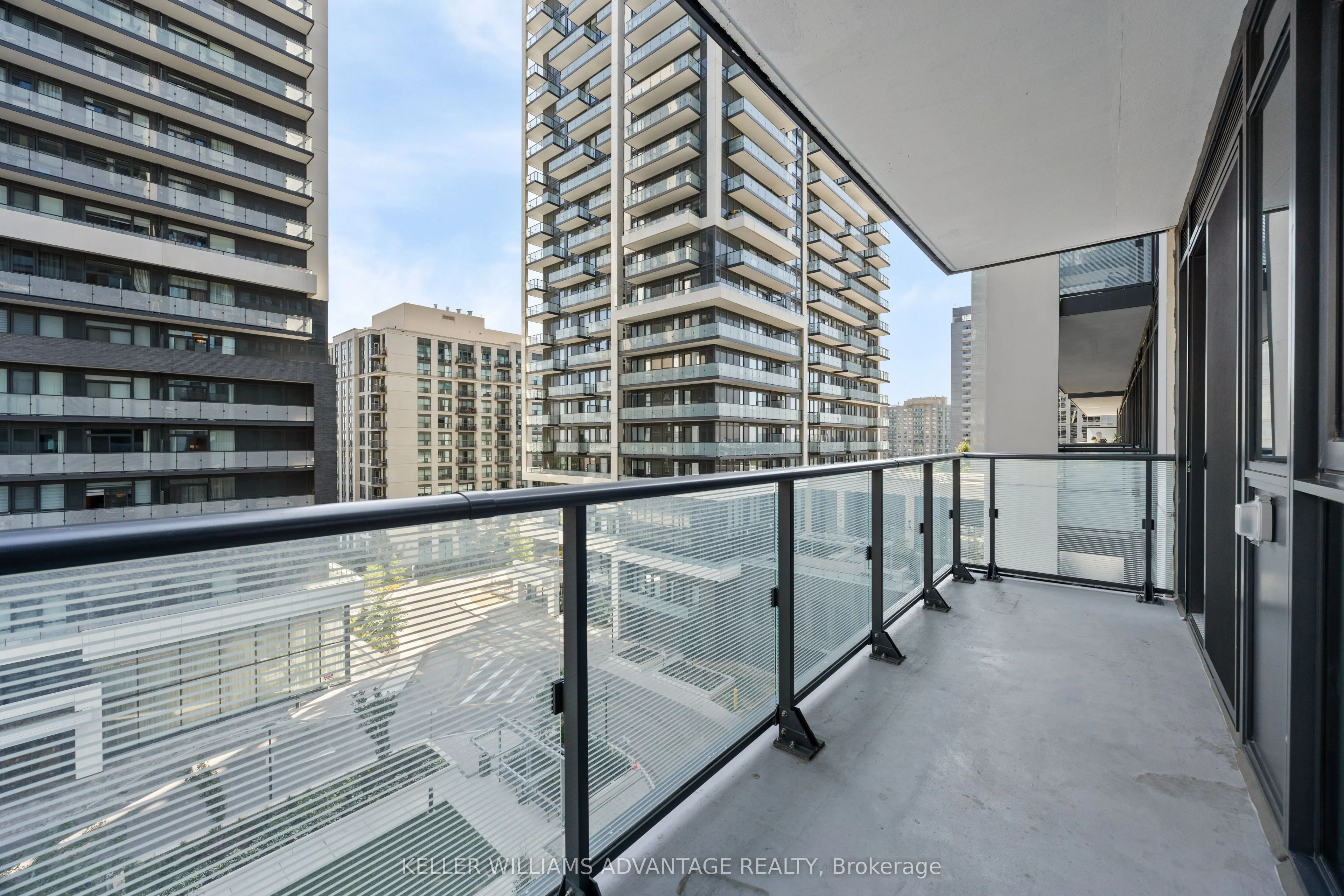 95 Oneida Crescent, #605
