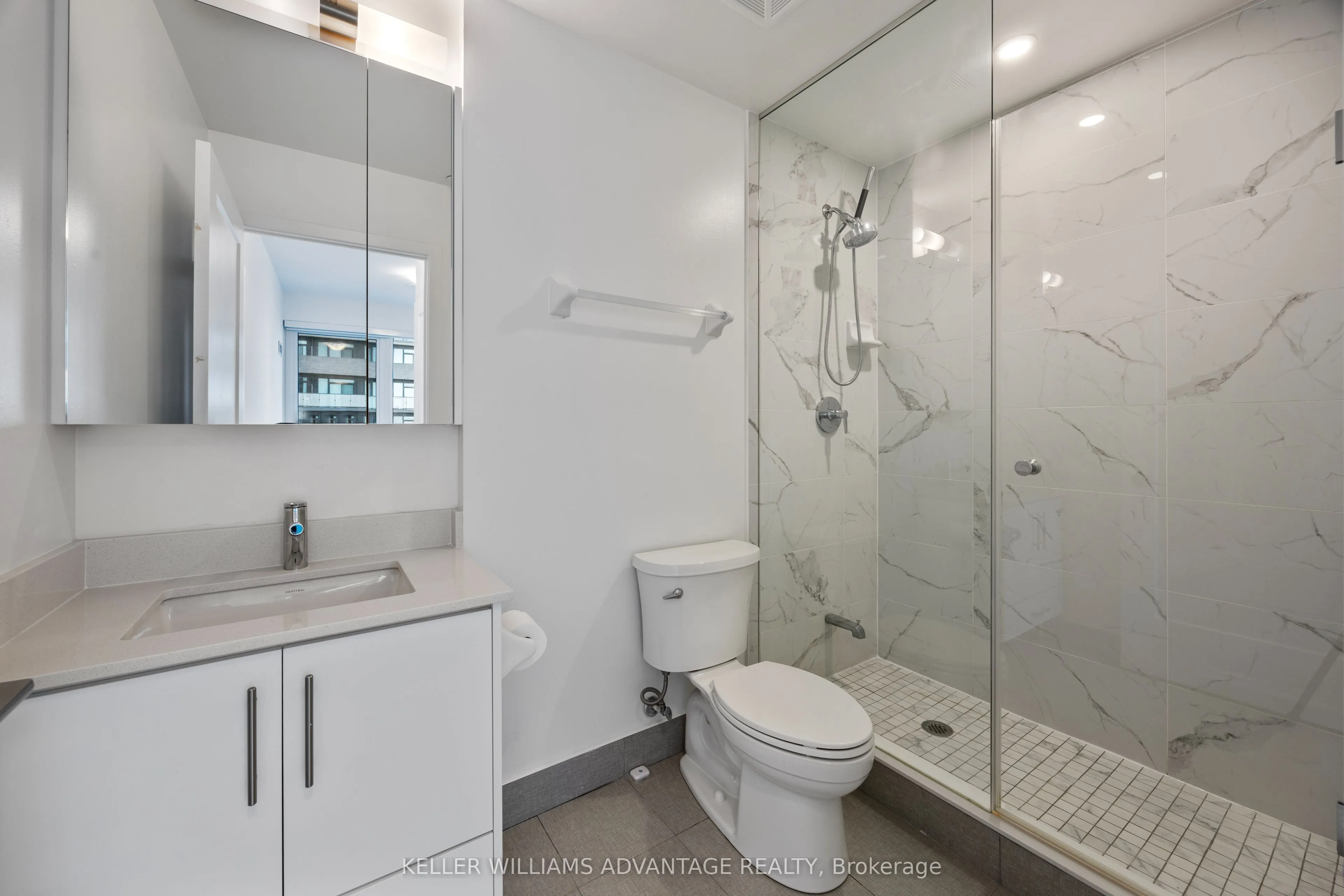 95 Oneida Crescent, #605