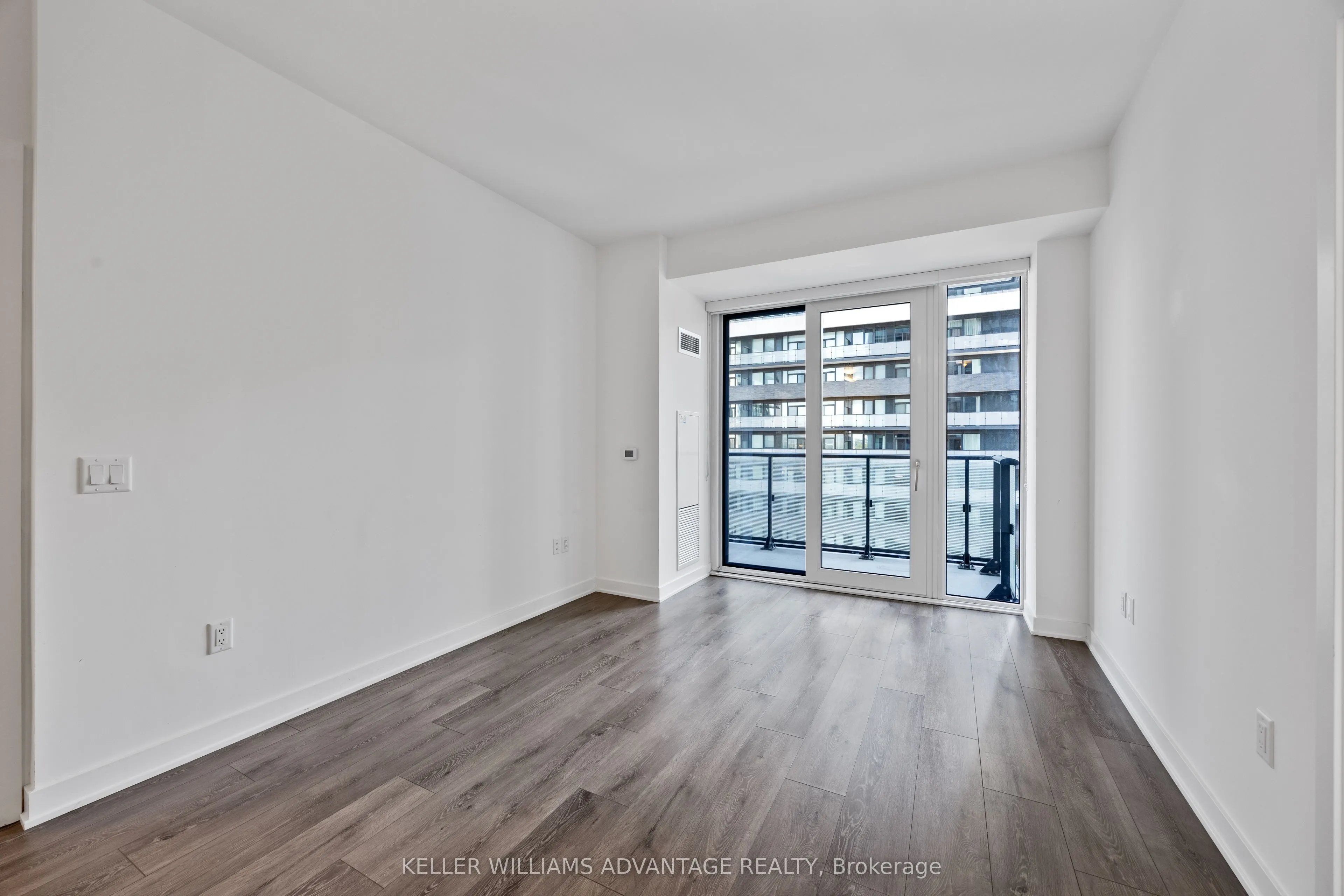 95 Oneida Crescent, #605