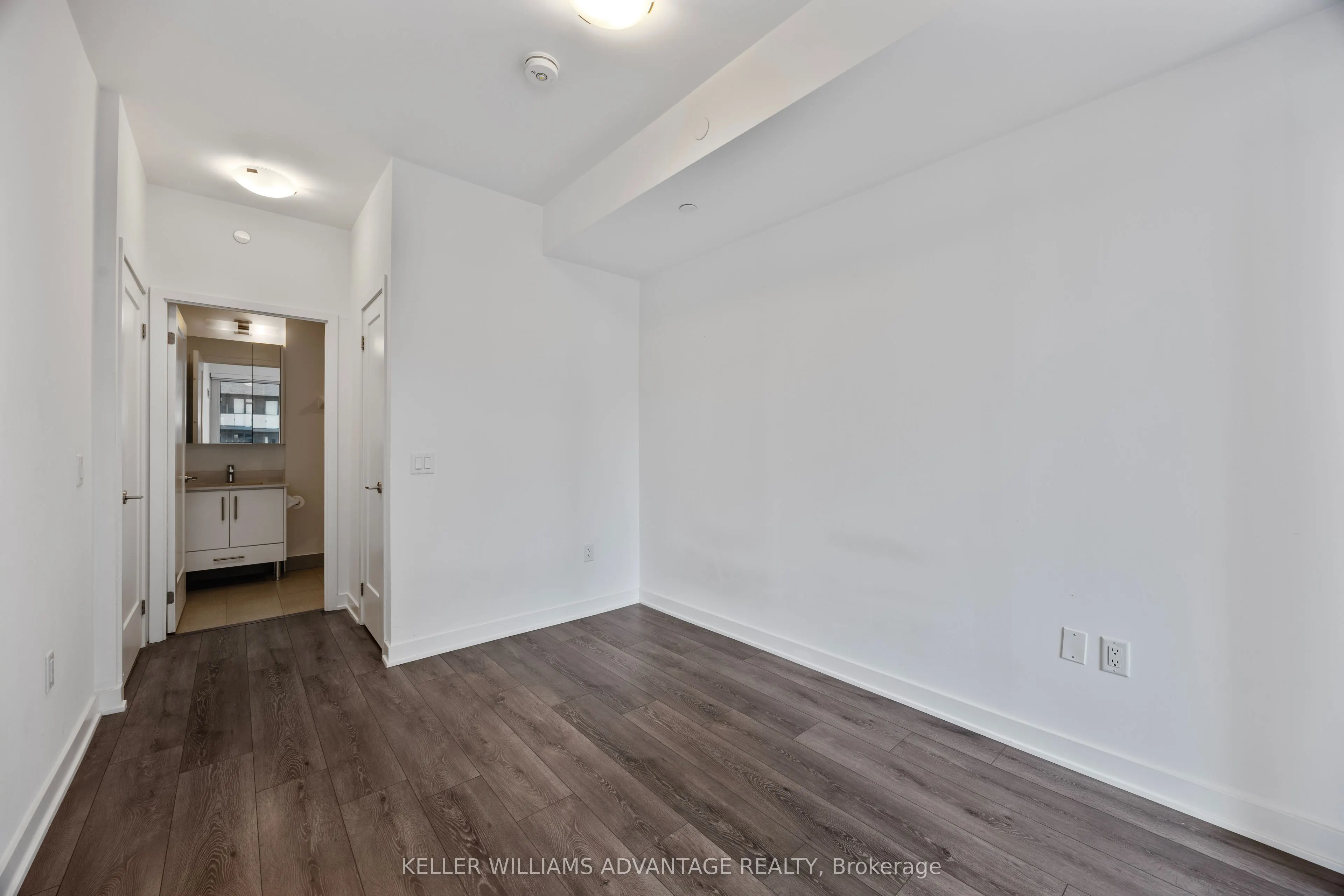 95 Oneida Crescent, #605