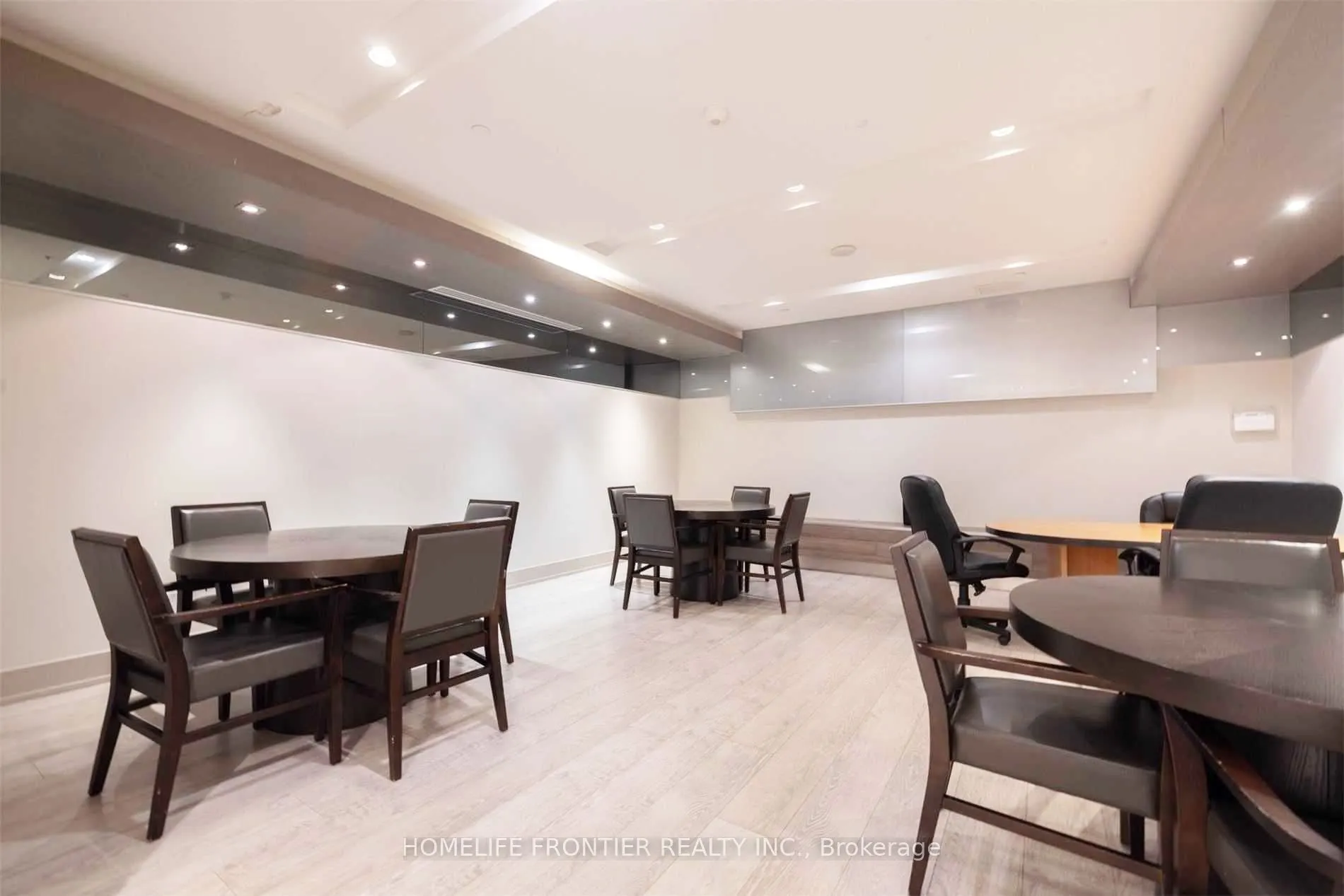 7165 Yonge Street, #826