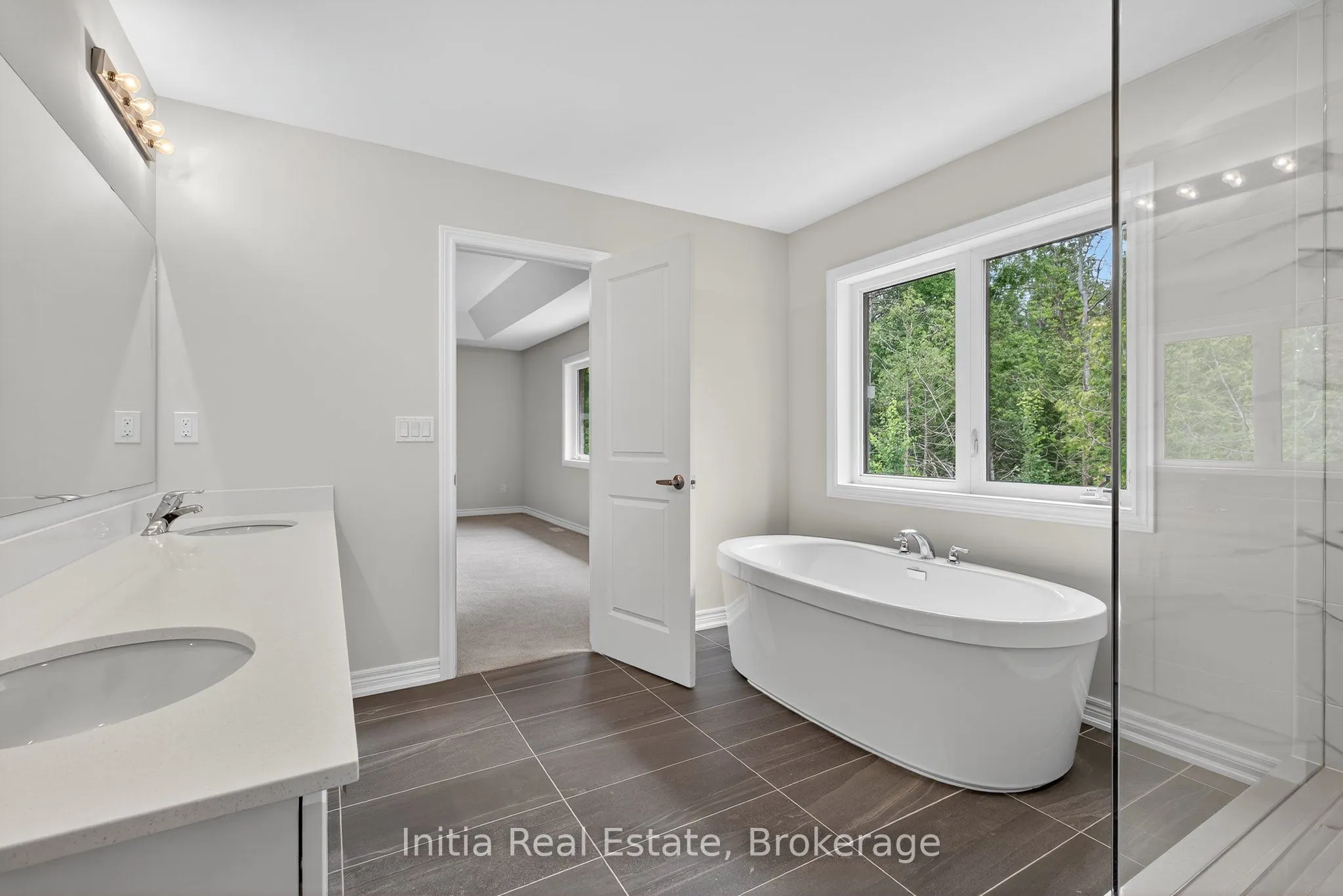 1474 Davis Loop Circle