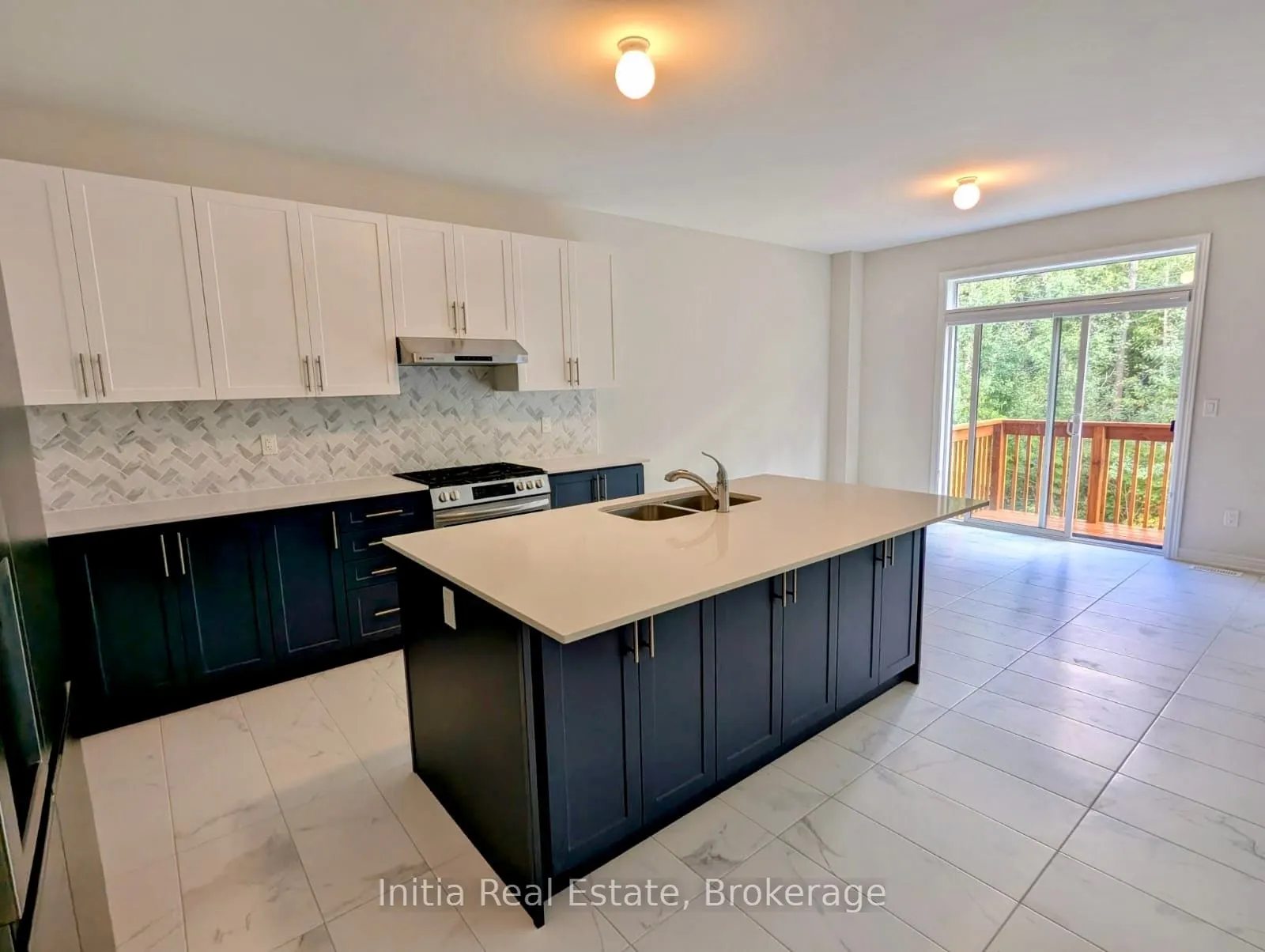 1474 Davis Loop Circle
