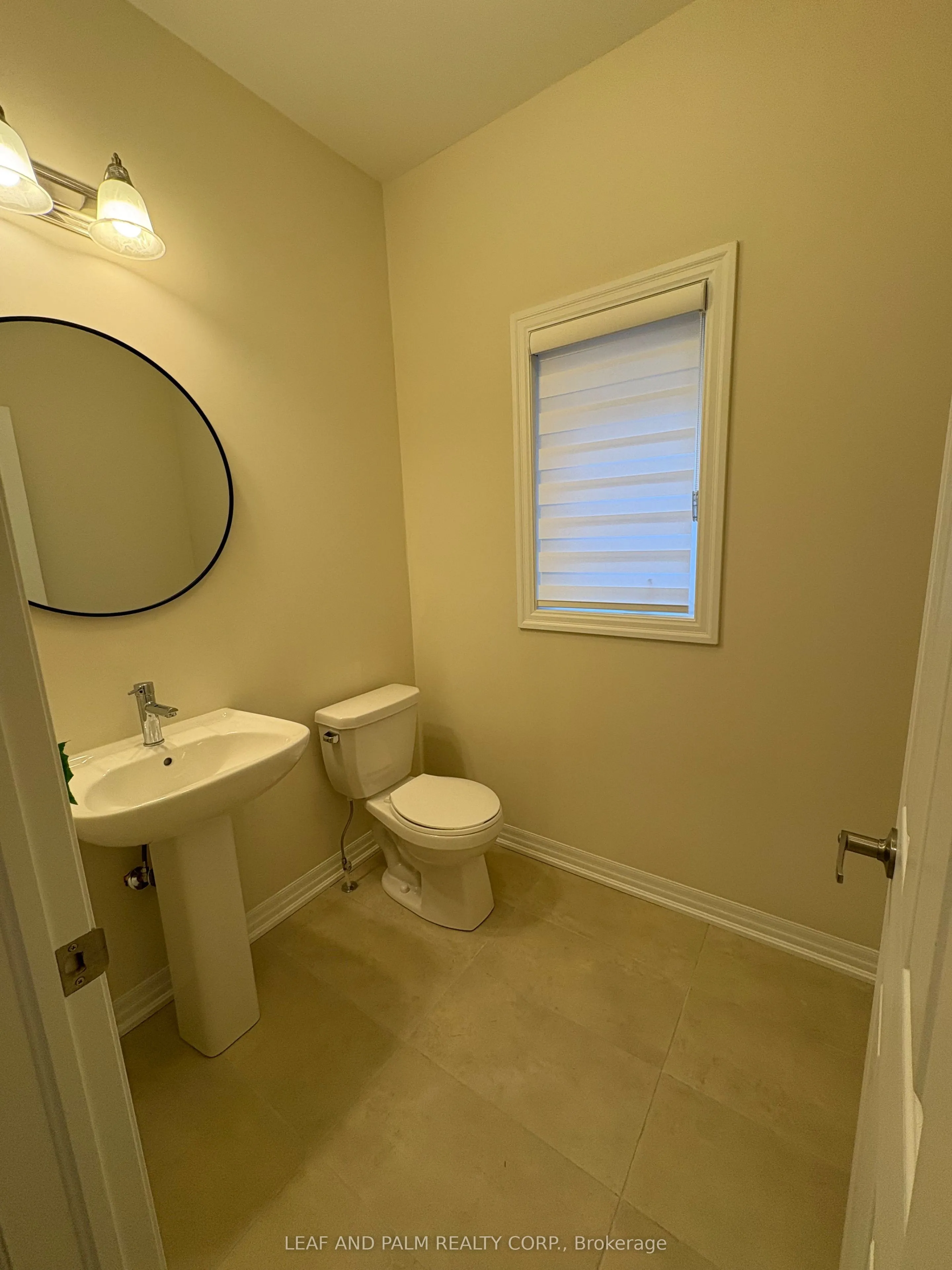 42 Donald Ingram Crescent