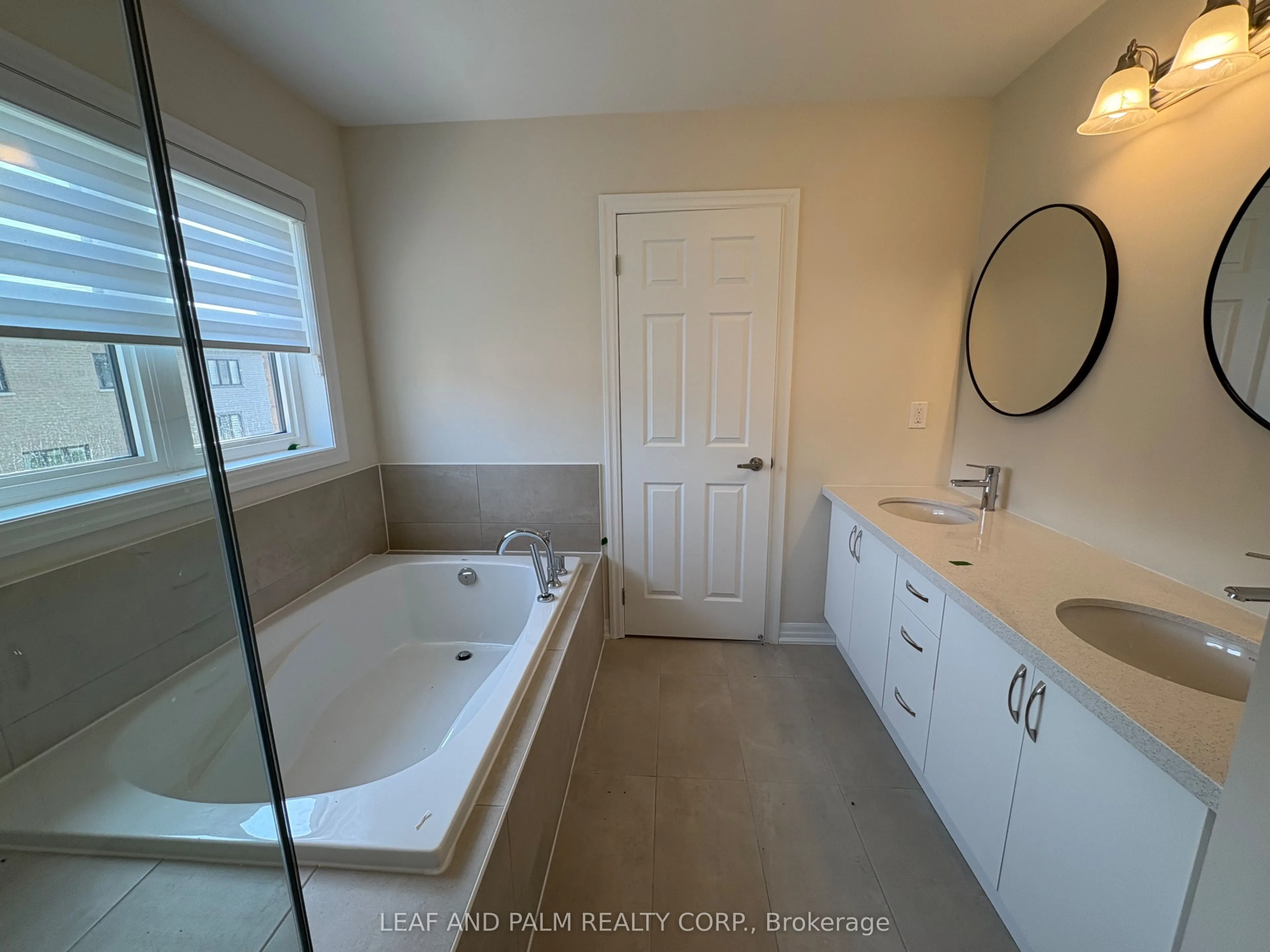 42 Donald Ingram Crescent