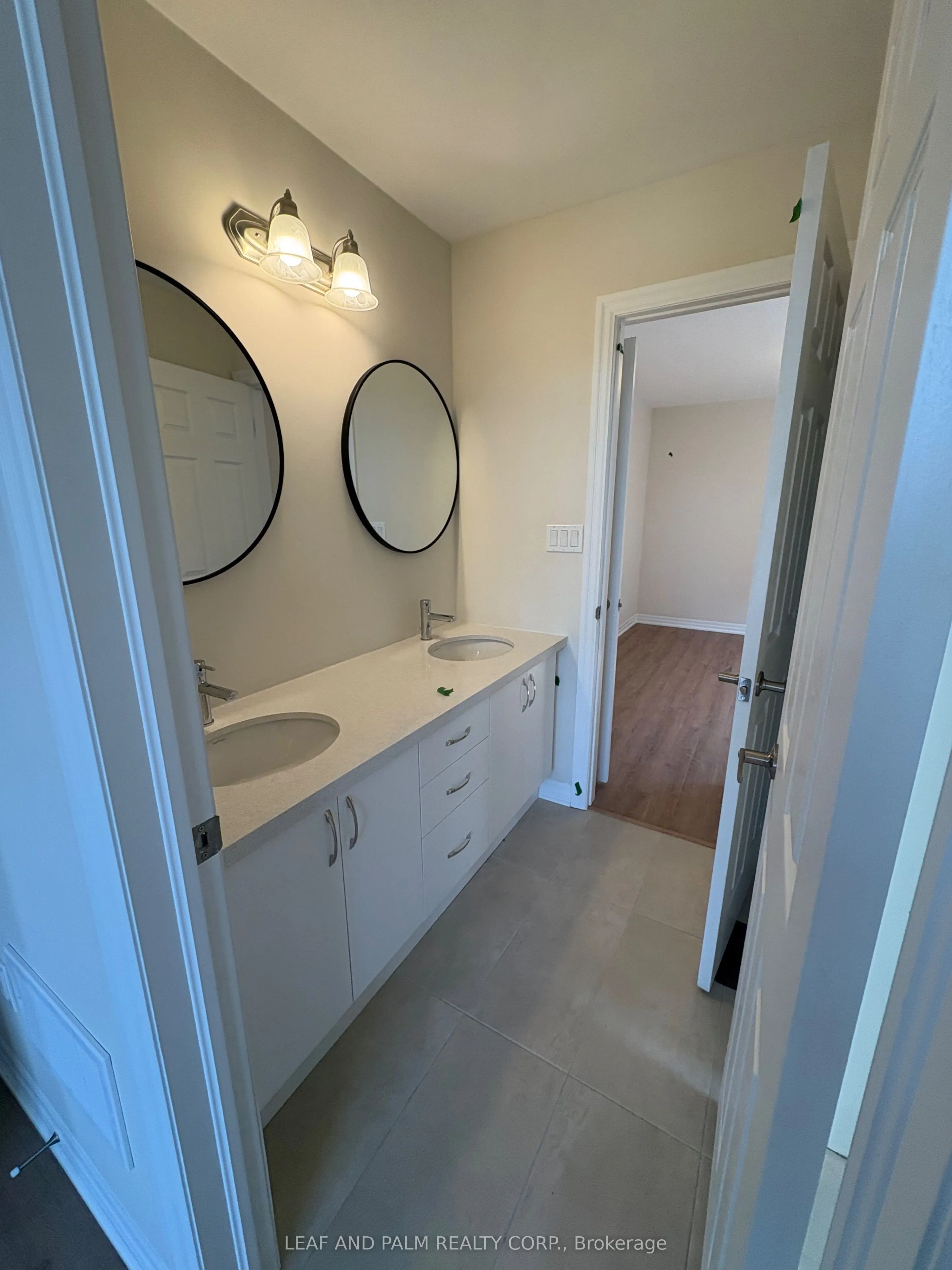 42 Donald Ingram Crescent