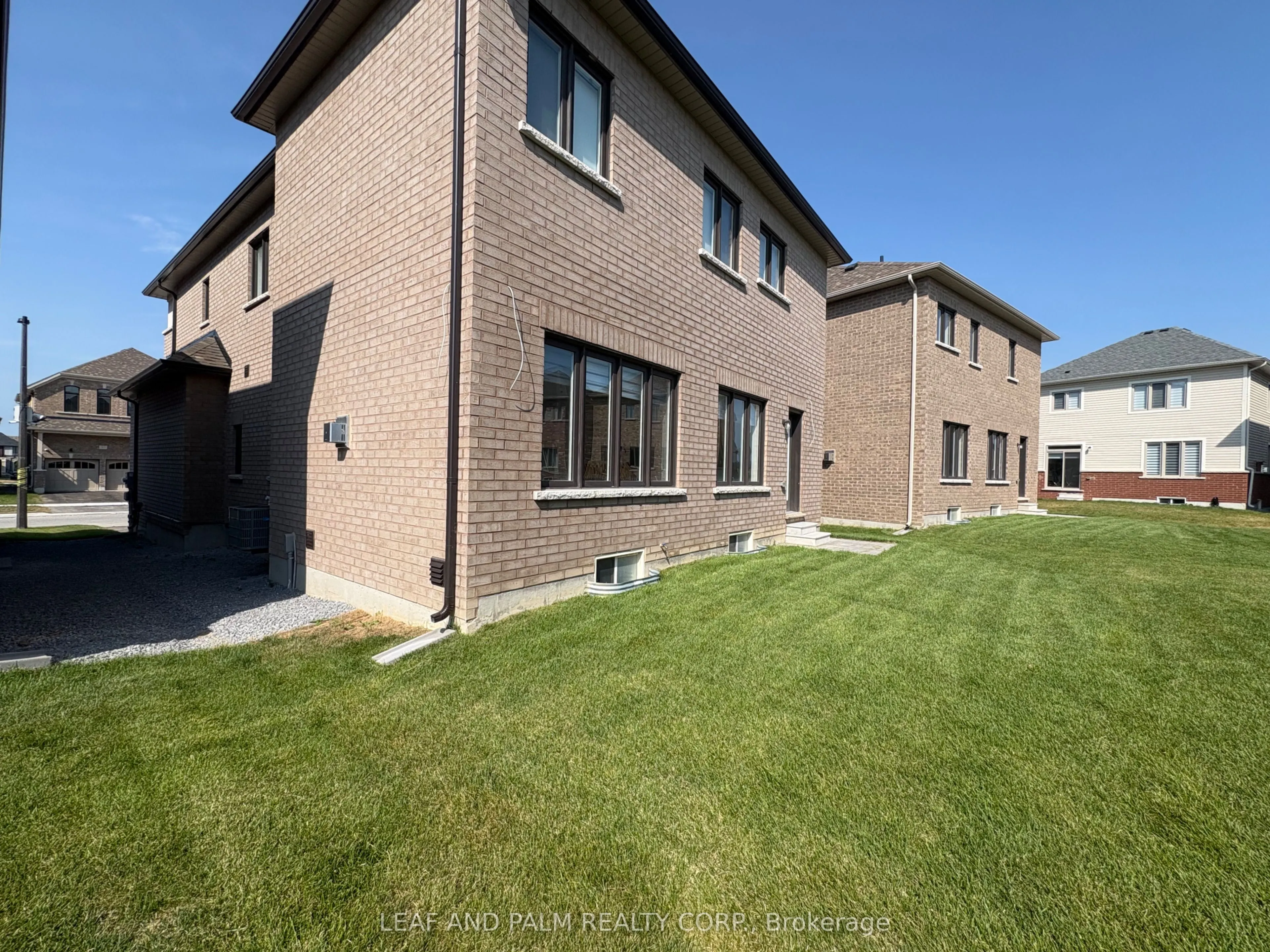 42 Donald Ingram Crescent