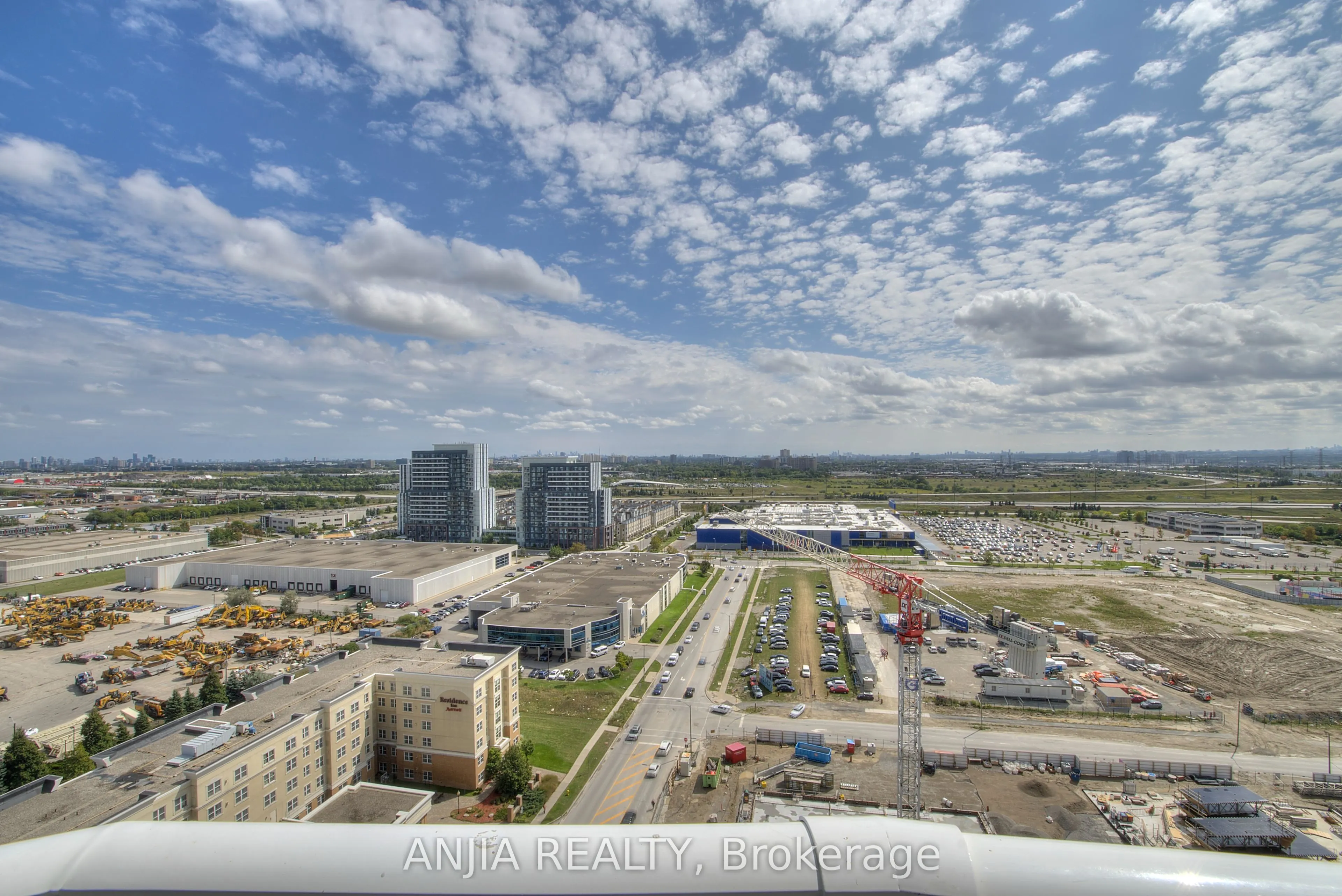 28 Interchange Way, #2210