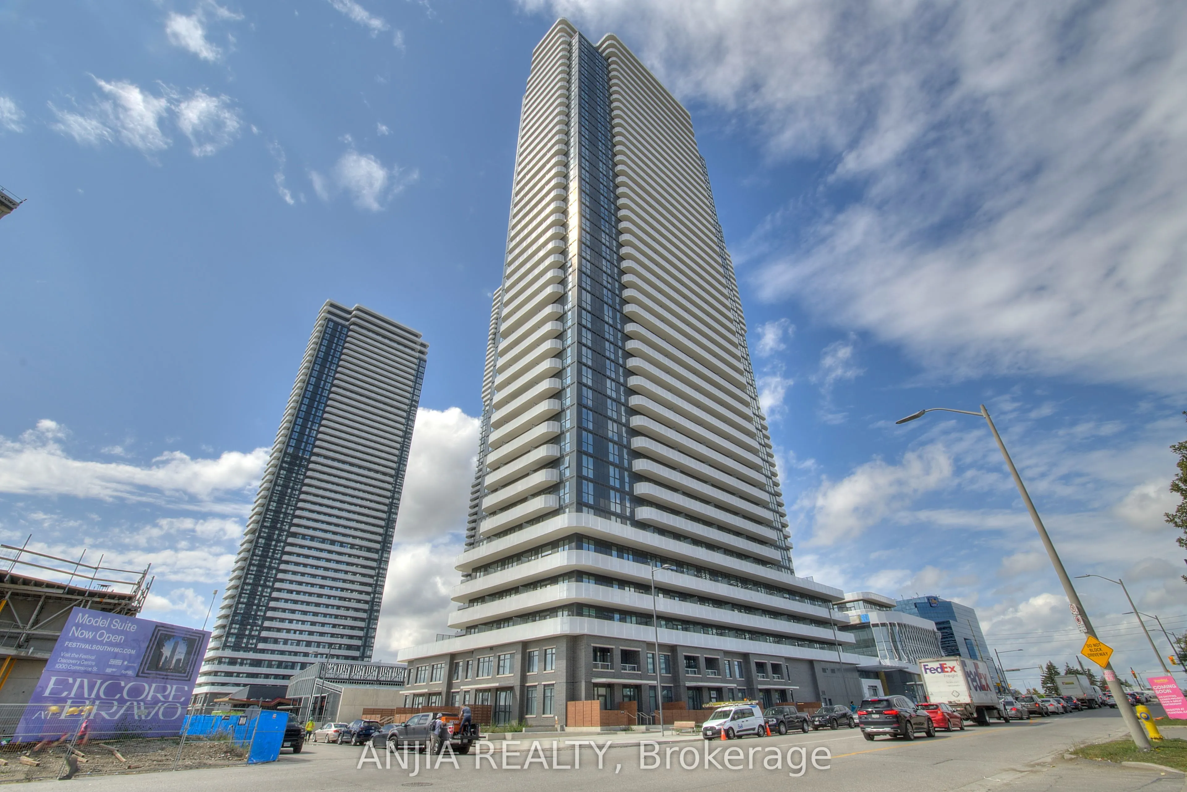 28 Interchange Way, #2210