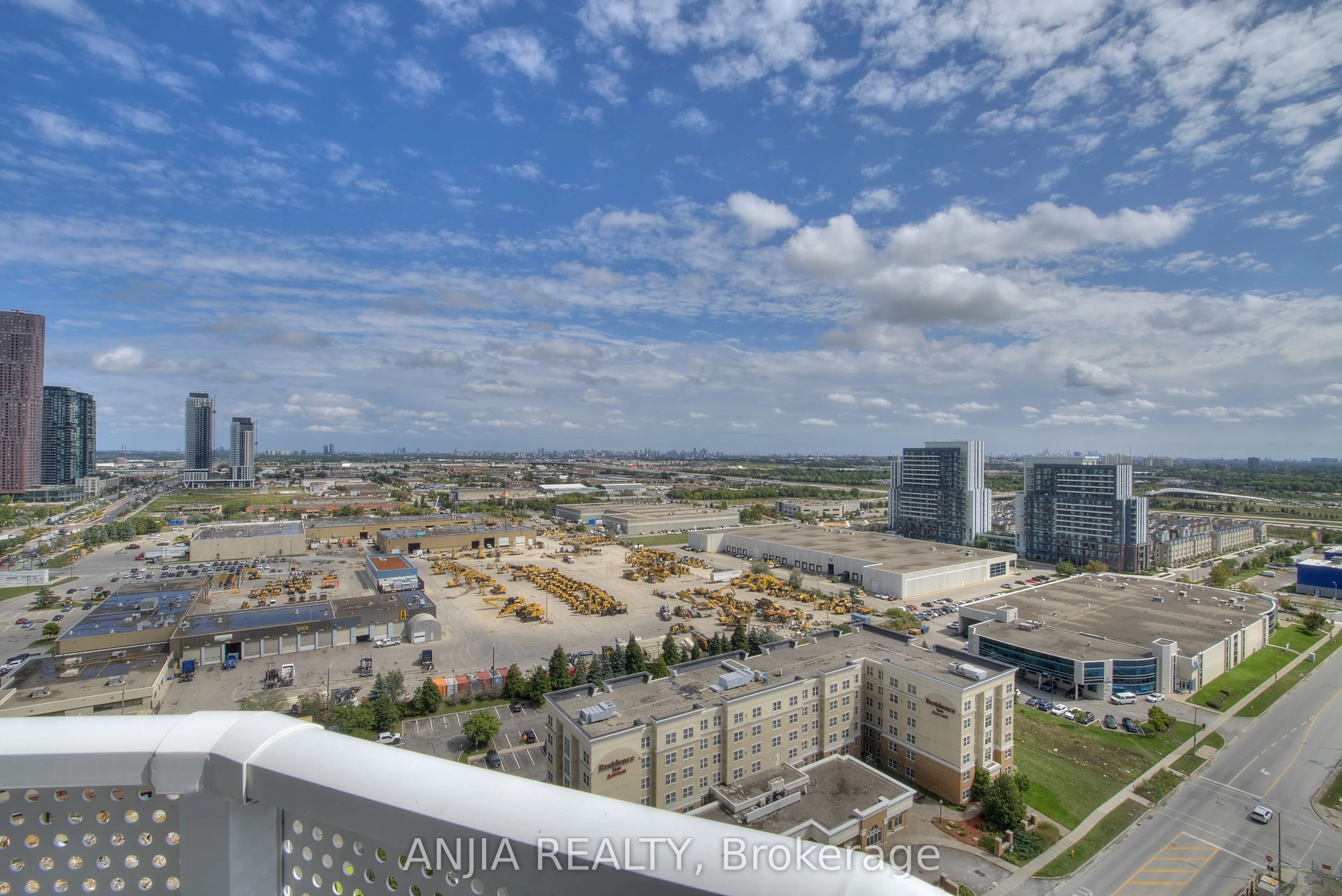 28 Interchange Way, #2210