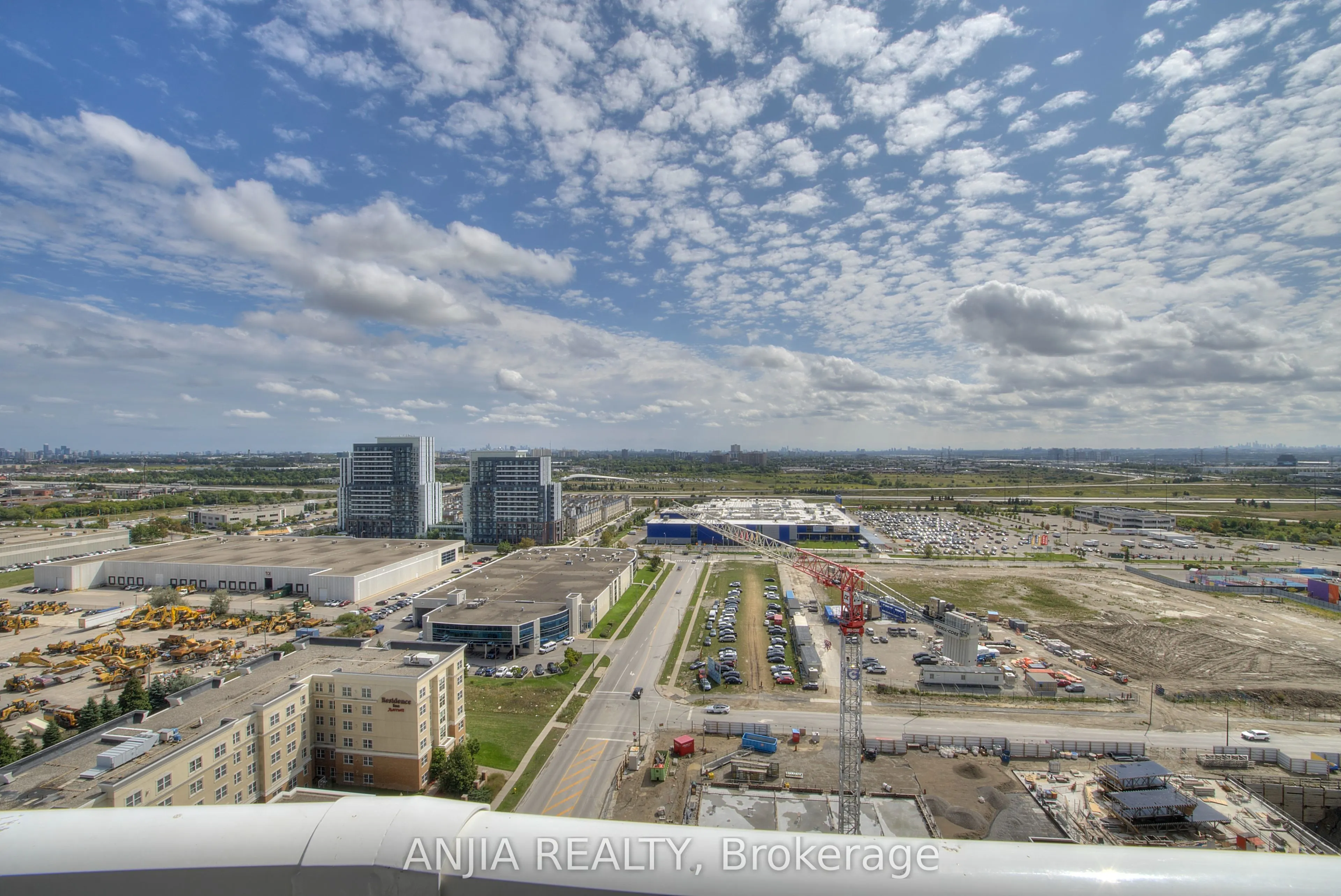 28 Interchange Way, #2210