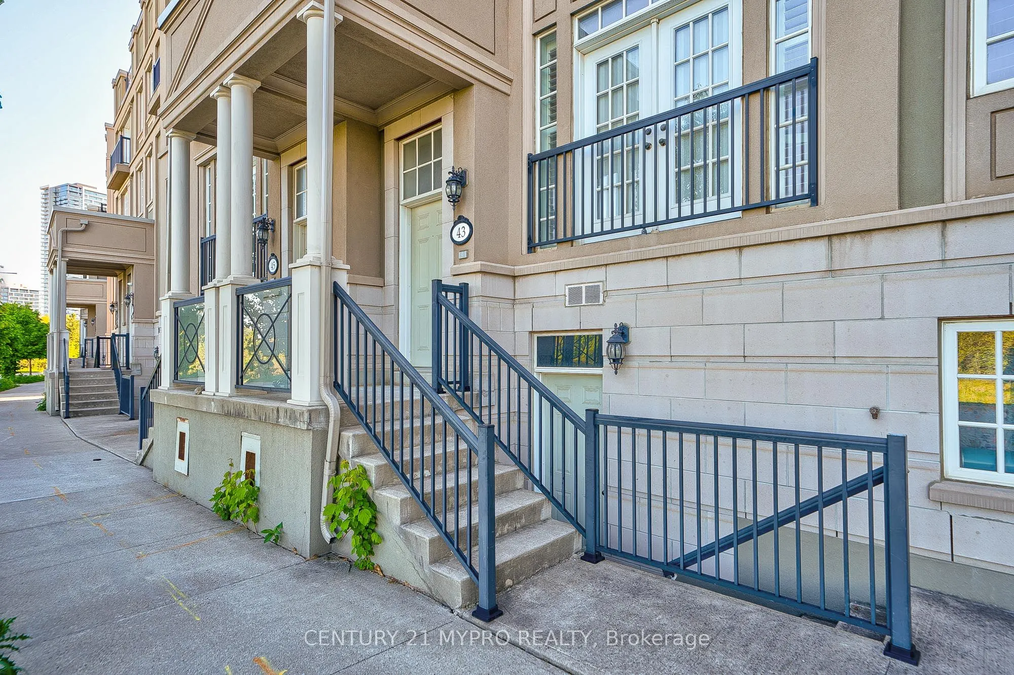 43 Rouge Valley Drive