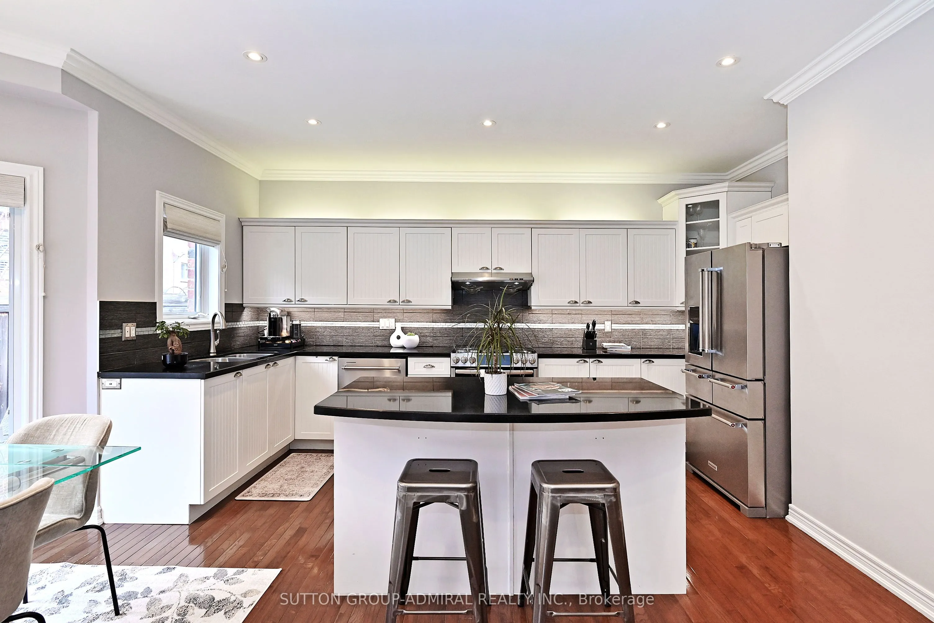 32 Seabreeze Avenue