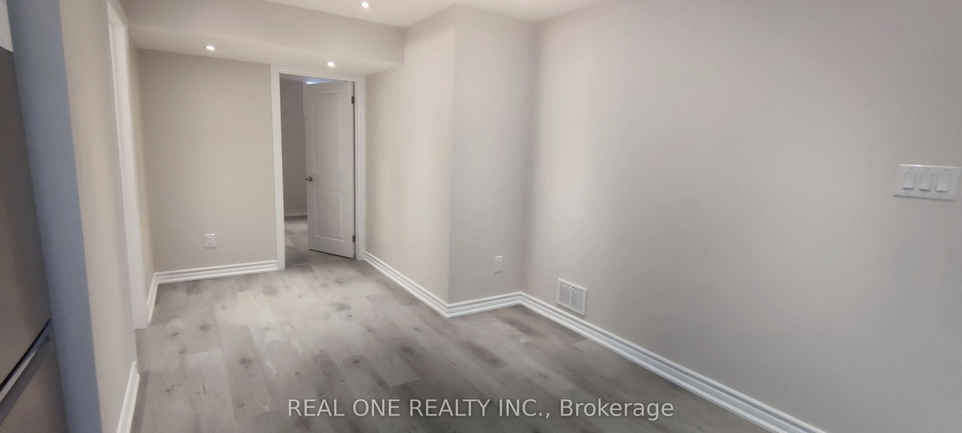 22 Cloverridge Avenue, #Bsmt B