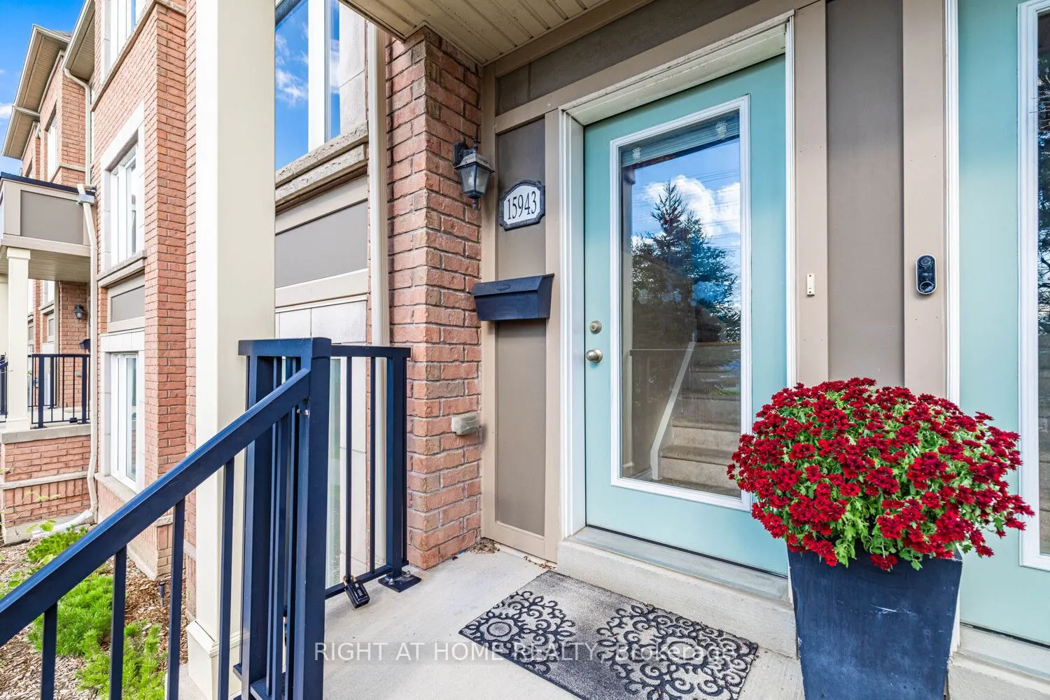 15943 Bayview Avenue, #9