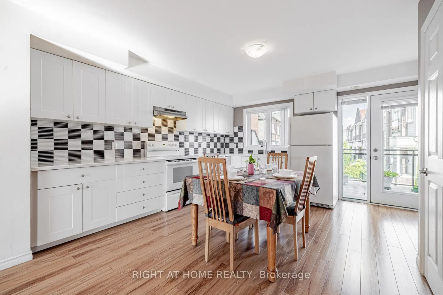 15943 Bayview Avenue, #9