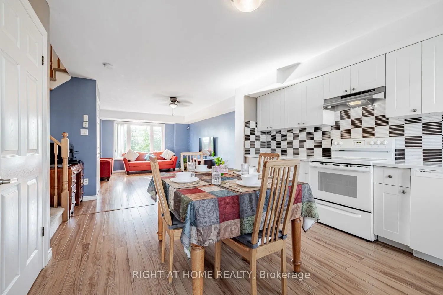 15943 Bayview Avenue, #9