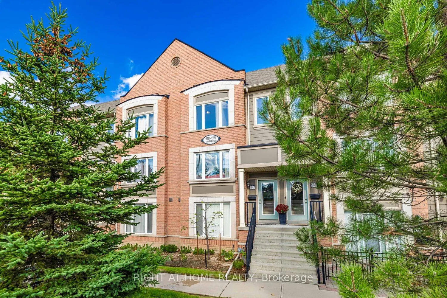15943 Bayview Avenue, #9