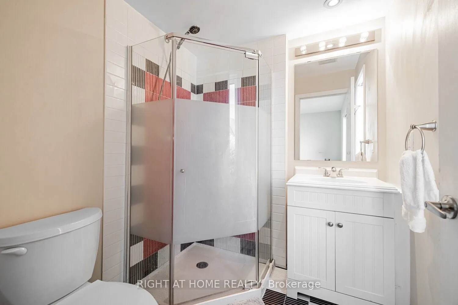 15943 Bayview Avenue, #9